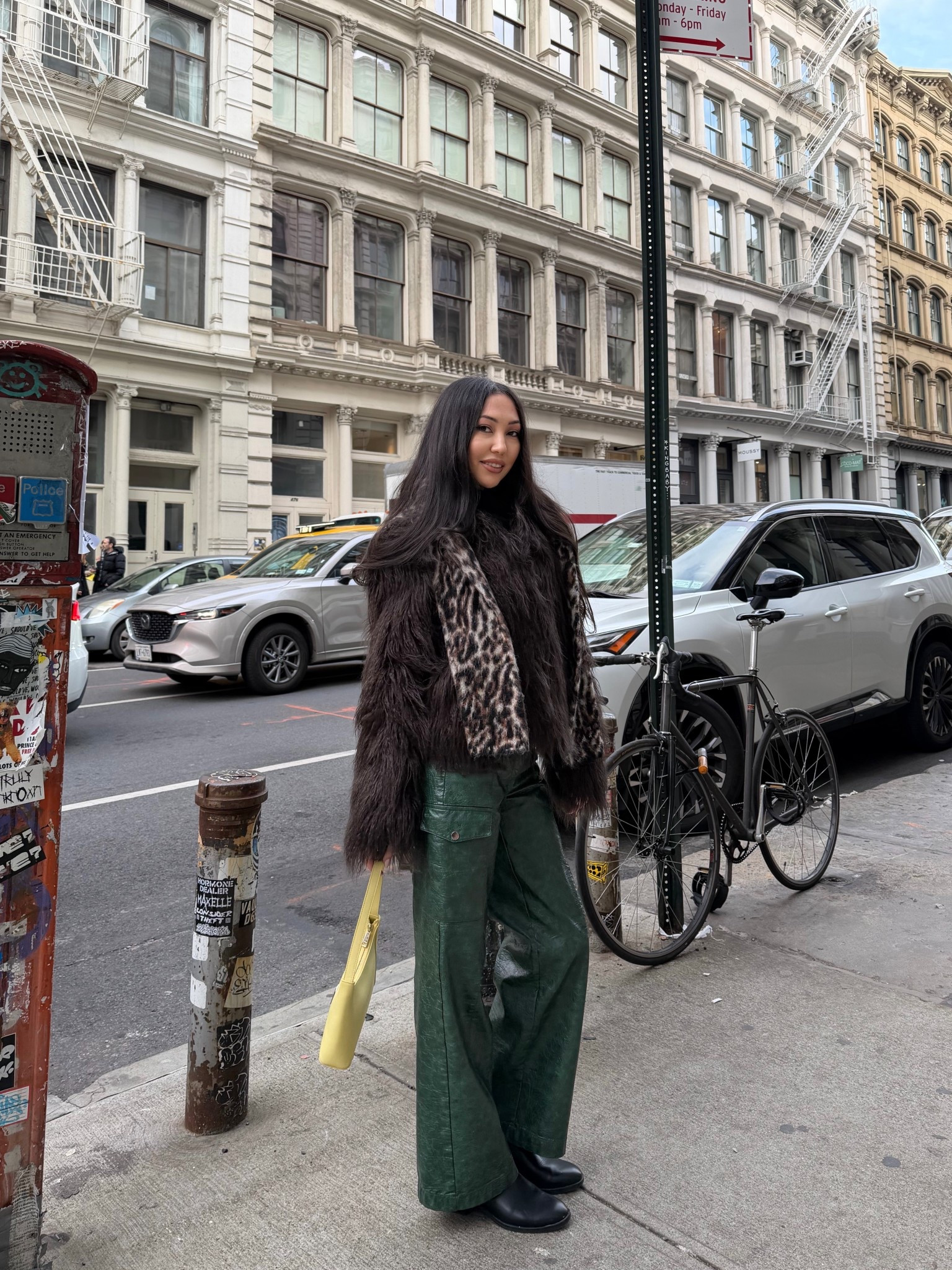 Sweater Peter som
Boots Calvin  Klein 2023 collection 
Sunglasses : mango oval-frame ( ref. 17074086 )