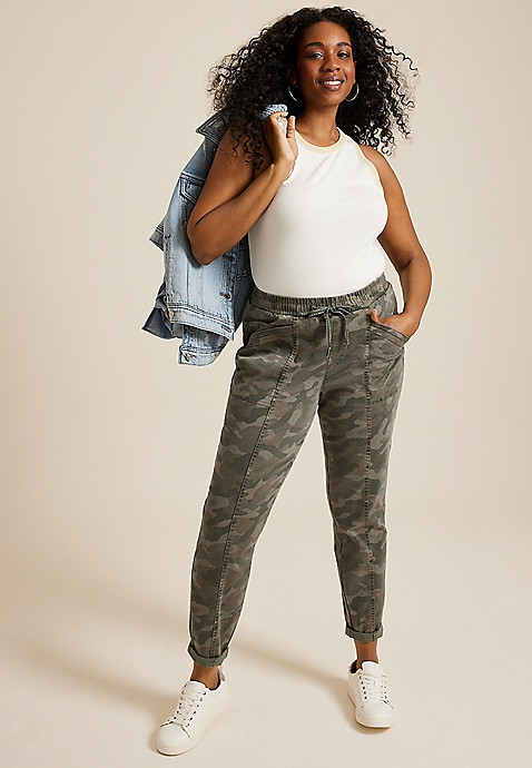Plus Size Weekender High Rise Camo Tapered Pant | Maurices