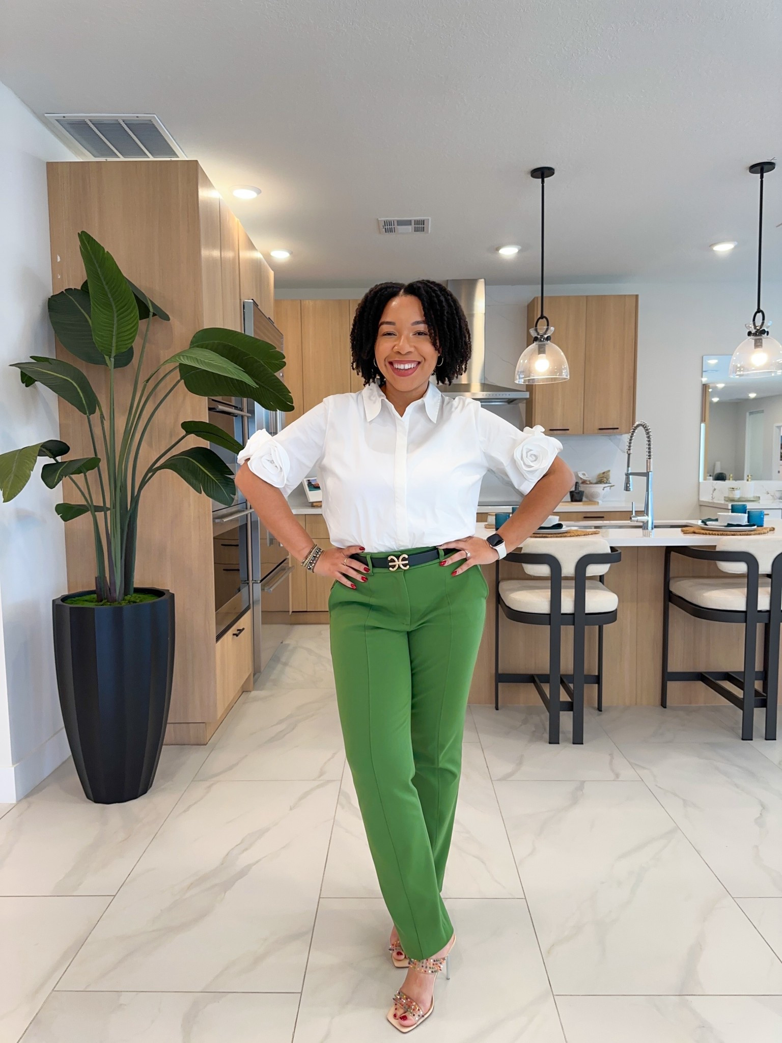 This green is doing something to me (from someone who doesn’t even like green like that) Work wear. Realtor mom



#LTKWorkwear #LTKootd #LTKSaleAlert