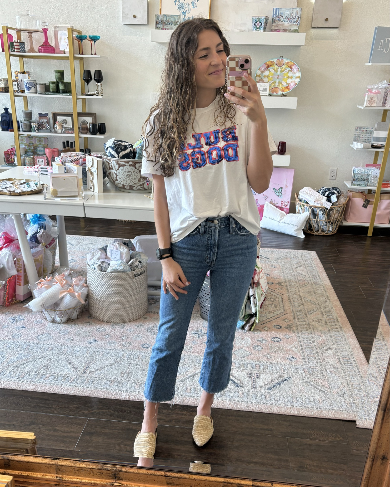 ❤️💙

tees are local boutique (@mallorypattersondesign) but linked jeans and shoes!

#LTKBacktoSchool #LTKWorkwear #LTKStyleTip