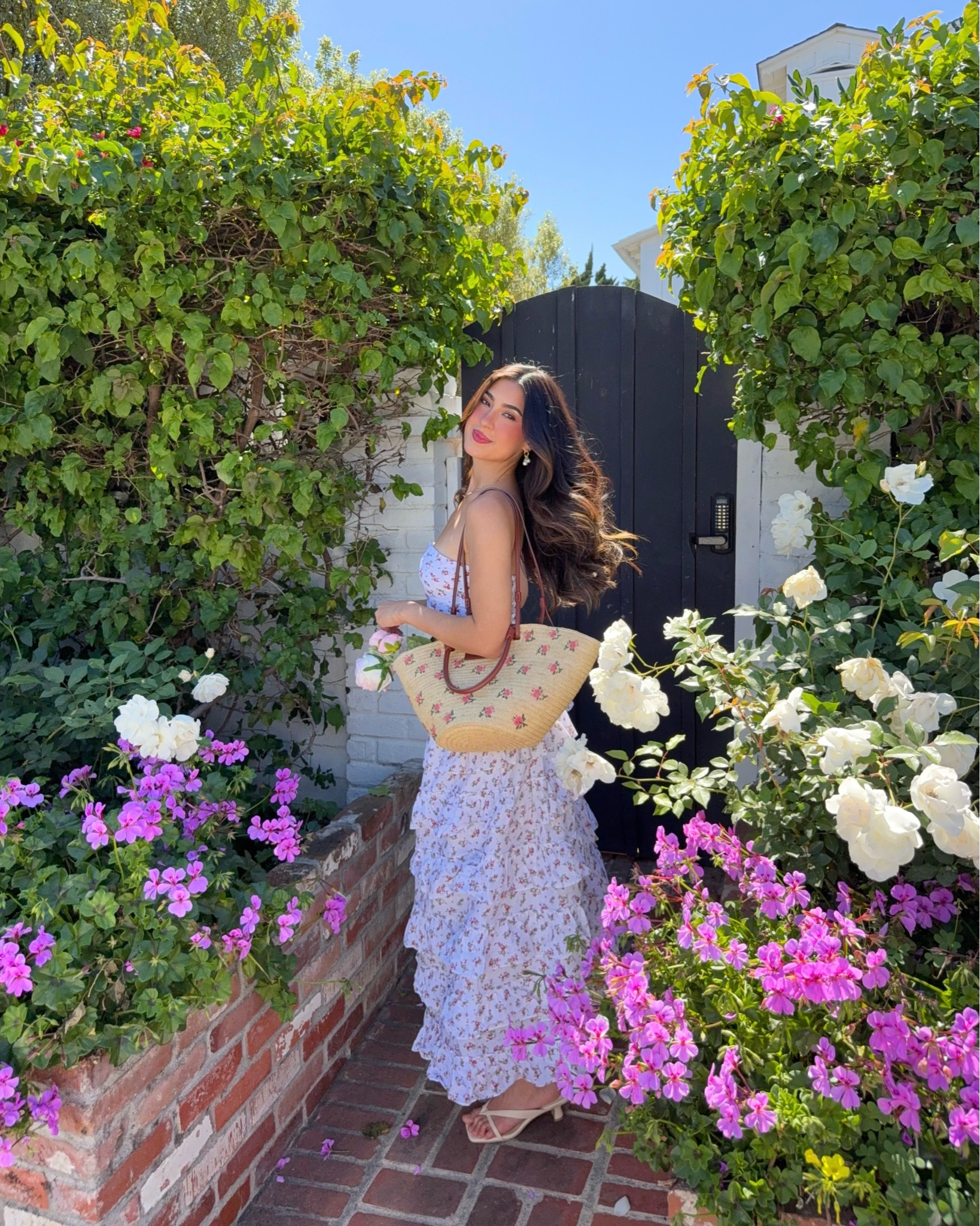 < me when I’m in a frilly floral set 🤭🌸🤍🌸 @beginningboutique 

.

.

Ruffle spring floral skirt, floral spring sets, spring aesthetic, soft girl outfits, spring summer floral sets