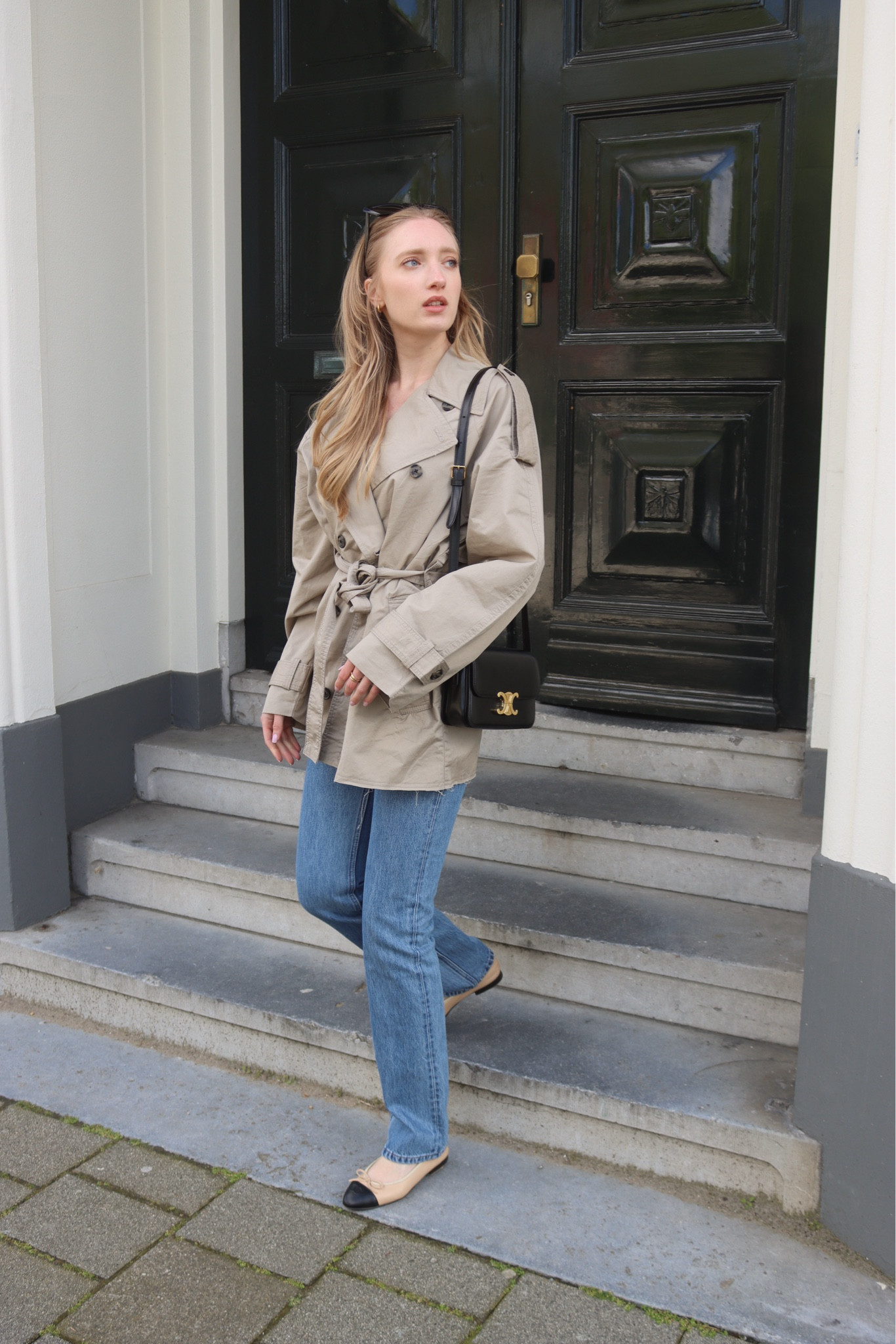 Casual Weekday look

Straight jeans, mid waist jeans, blue jeans, short trench coat, ballerinas, black sunglasses, celine bag 

#LTKstyletip #LTKeurope #LTKSeasonal