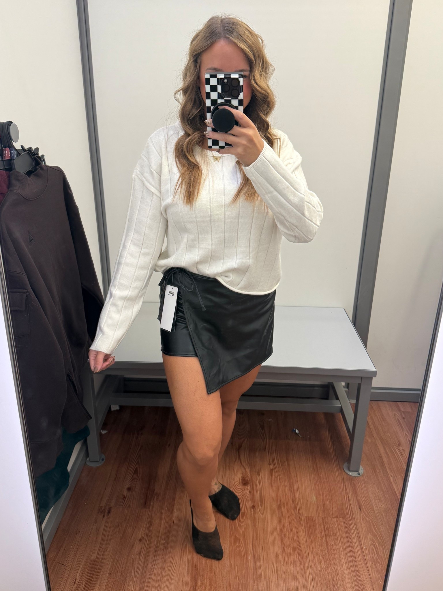 Loving this leather skirt 🖤

#LTKStyleTip #LTKU #LTKHoliday