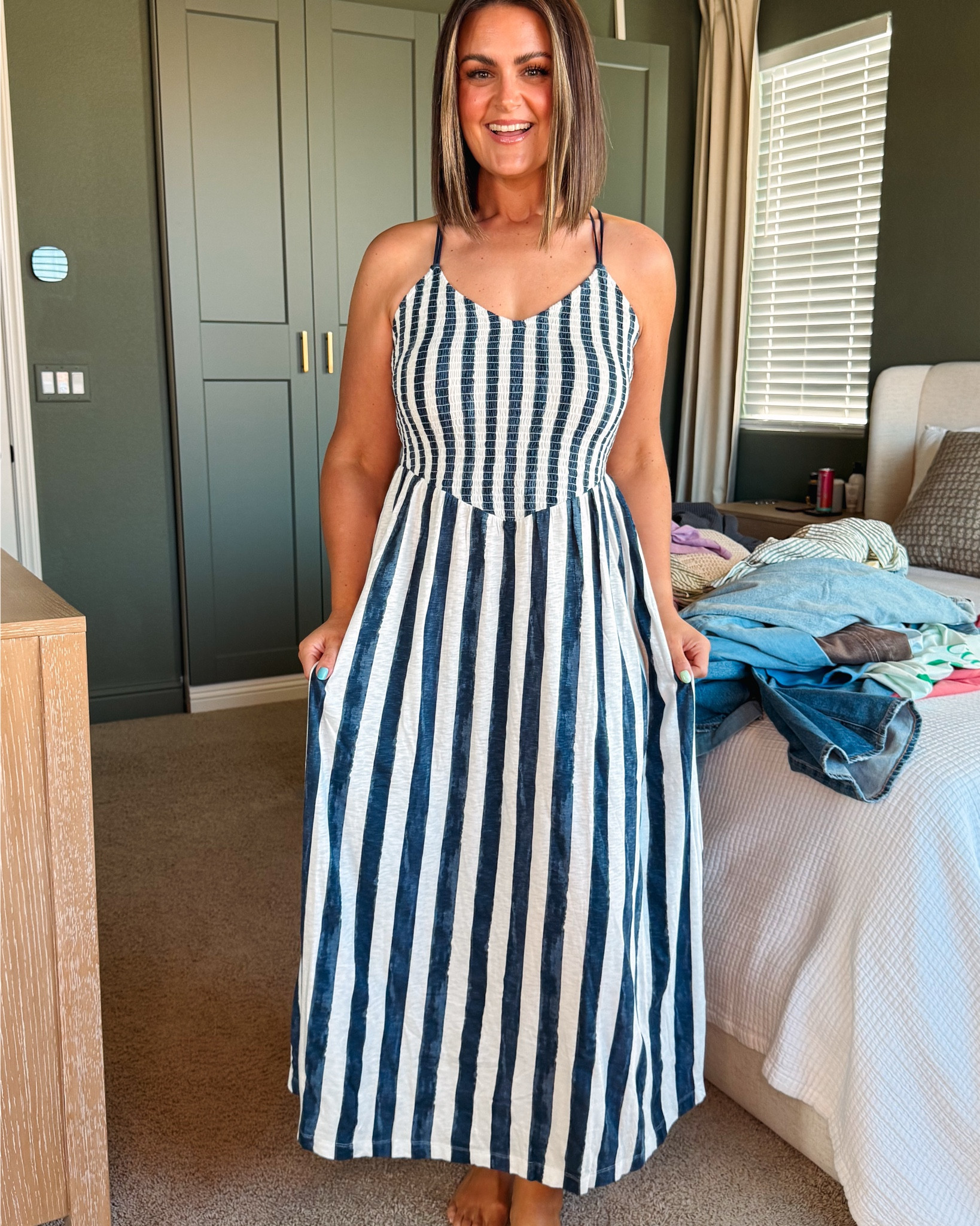 American Eagle Spring try-on
Dresses, large
Striped set, large (need XL pants)
Shirts & tanks, large
Curvy stovepipe distressed jeans, 12Long
Stovepipe brown jeans, 12Regular
Pull on jeans, large
Curvy baggy straight jeans, 12Long
Coral sweatshirt, large (need a medium)

Size 12, midsize, spring outfits, closet staples @American Eagle Outfitters 

#LTKootd #LTKMidsize #LTKOver40