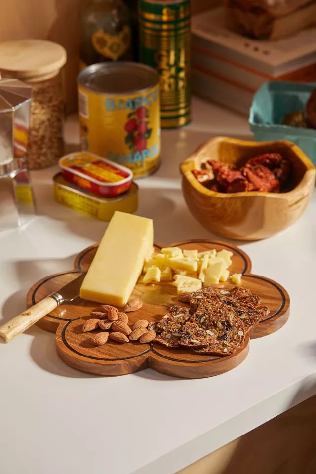 Daisy Cheese Board | Urban Outfitters (US and RoW)