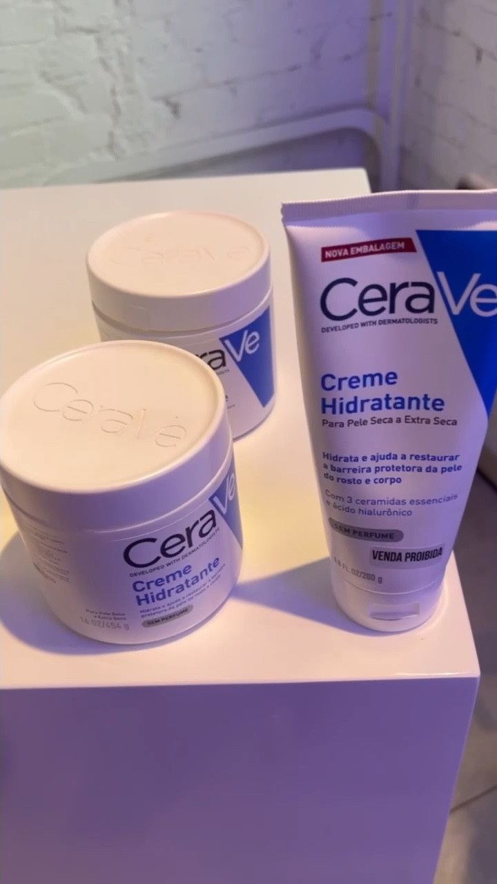 ✨Minha experiência na Casa da @ceravebrasil 

  Um experiência imersiva onde pude conhecer um pouco mais sobre os produtos da marca. 

 CERAVE

 CERA = CERAMIDAS que protegem a sua pele.

 VE = Tecnologia que prolonga a hidratação. 

 Os produtos contam com a TECNOLOGIA VE, uma tecnologia exclusiva marca que prolonga a HIDRATAÇÃO DA SUA PELE. 

 #garimpodakelly #skincare #casacerave💙 #cerave #rotinadepele #cuidadosessenciais #cerave #beleza #atitudespositiva᥉ #beauty #ltkconbr2023



#LTKbrasil #LTKbeauty