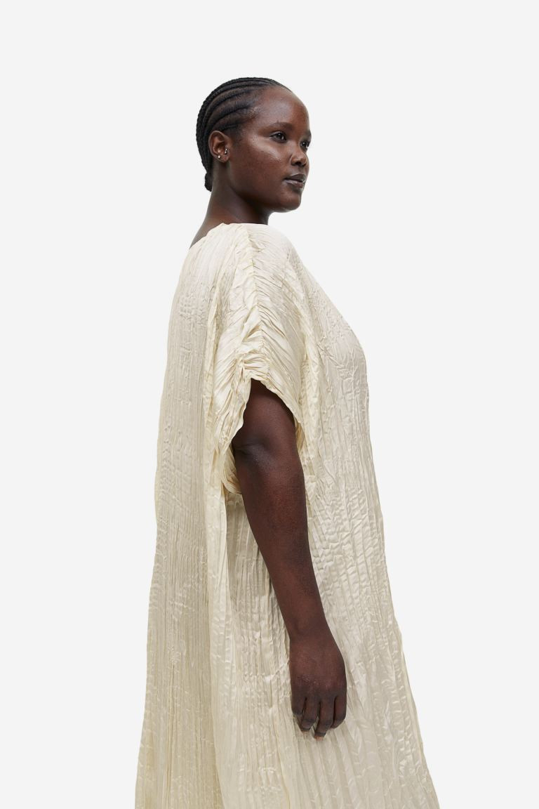 Pleated tunic dress | H&M (UK, MY, IN, SG, PH, TW, HK)
