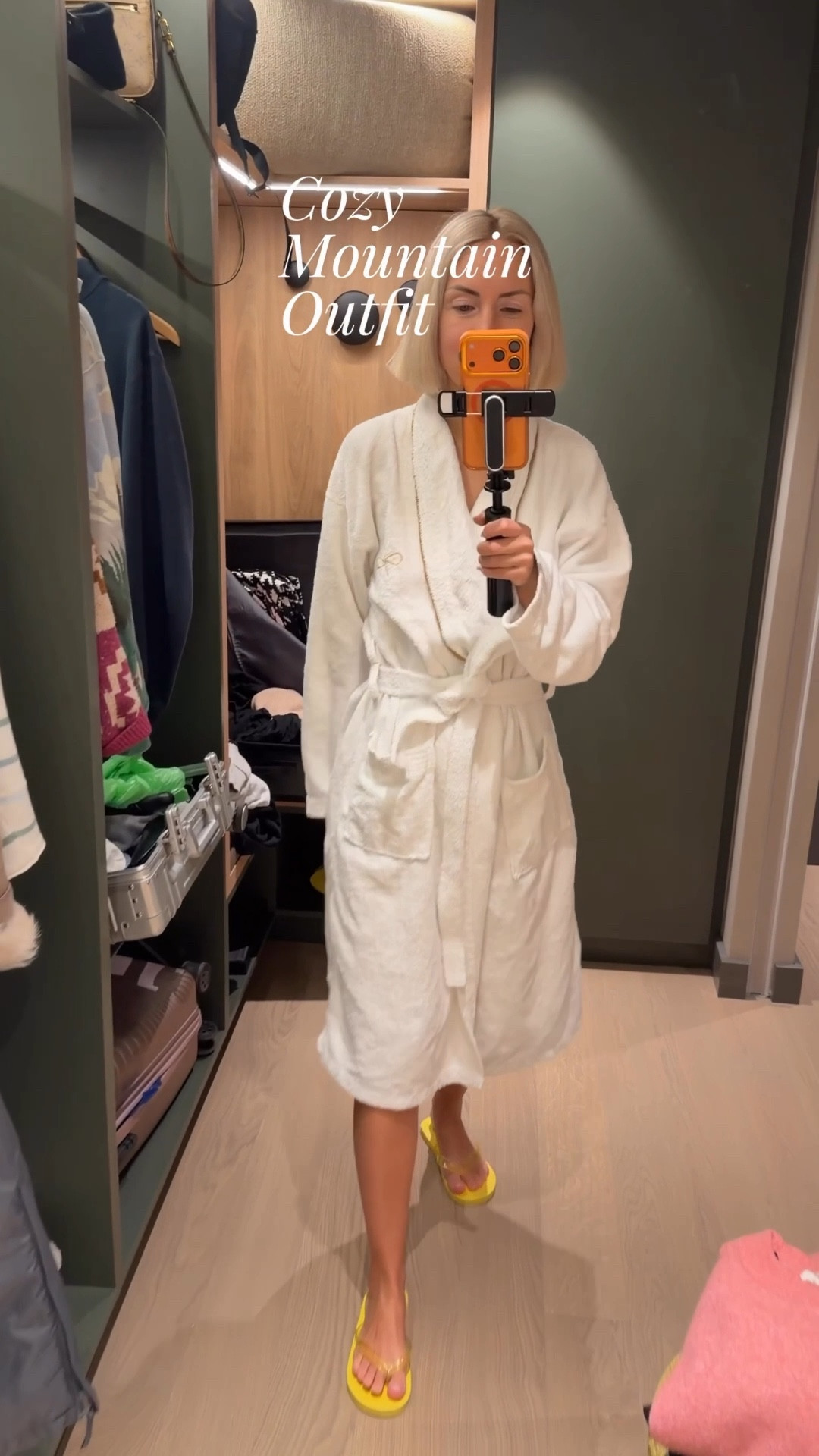 Cozy mountain outfit check ❄️

#MountainOutfit
#CozyWinterStyle
#Kitzbuhel
#AlpineStyle
#WinterOutfit
#SkiStyle
#MountainVibes
#WinterTravel
#TravelStyle
#LuxuryTravel
#BlondyInsider


#LTKvlog #LTKootd #LTKTravel