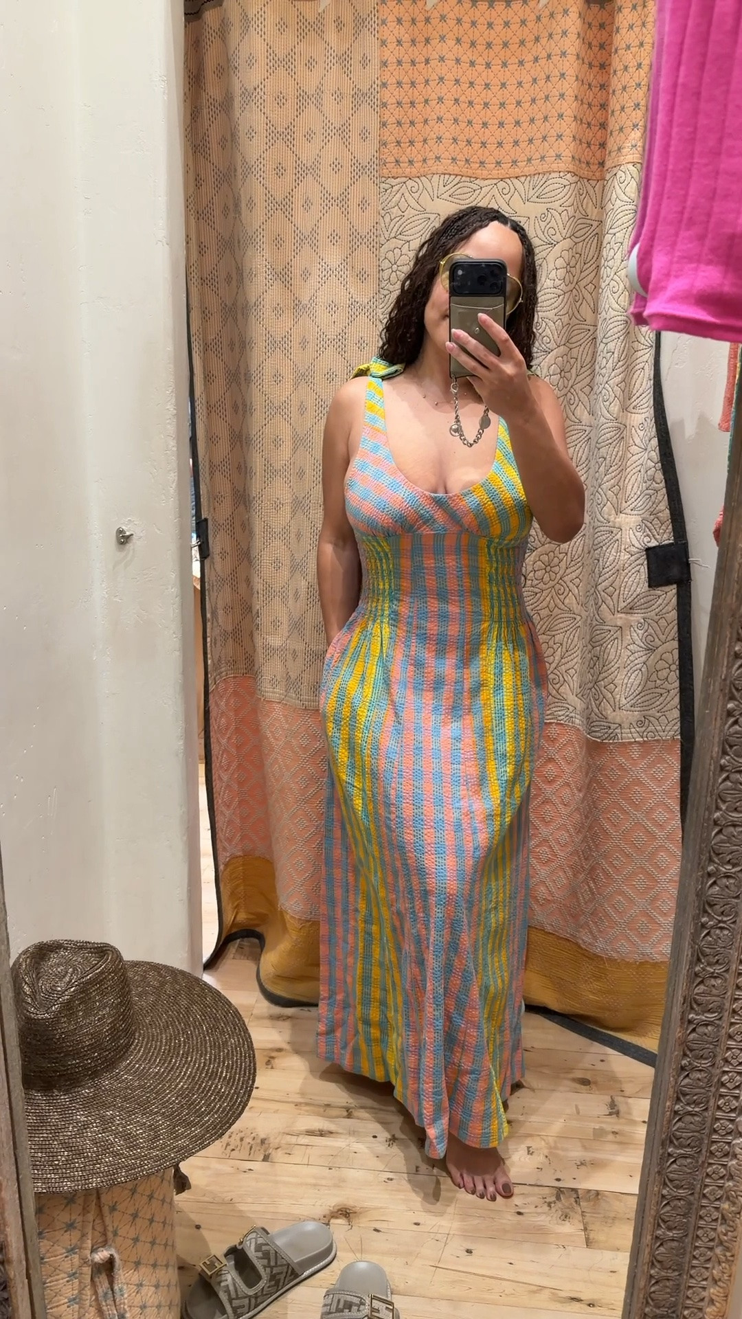 This would be so adorable on someone with smaller boobs! I’m a 36D. This is a size S for reference.

#summerdress #summerdresses #freepeople #dress

#LTKootd #LTKdayinmylife #LTKSeasonal
