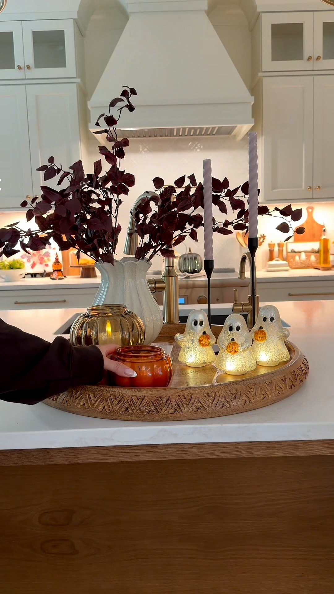 Halloween and fall centerpiece. Those ghosts are the cutest 👻🖤

#LTKSeasonal #LTKHome #LTKSaleAlert