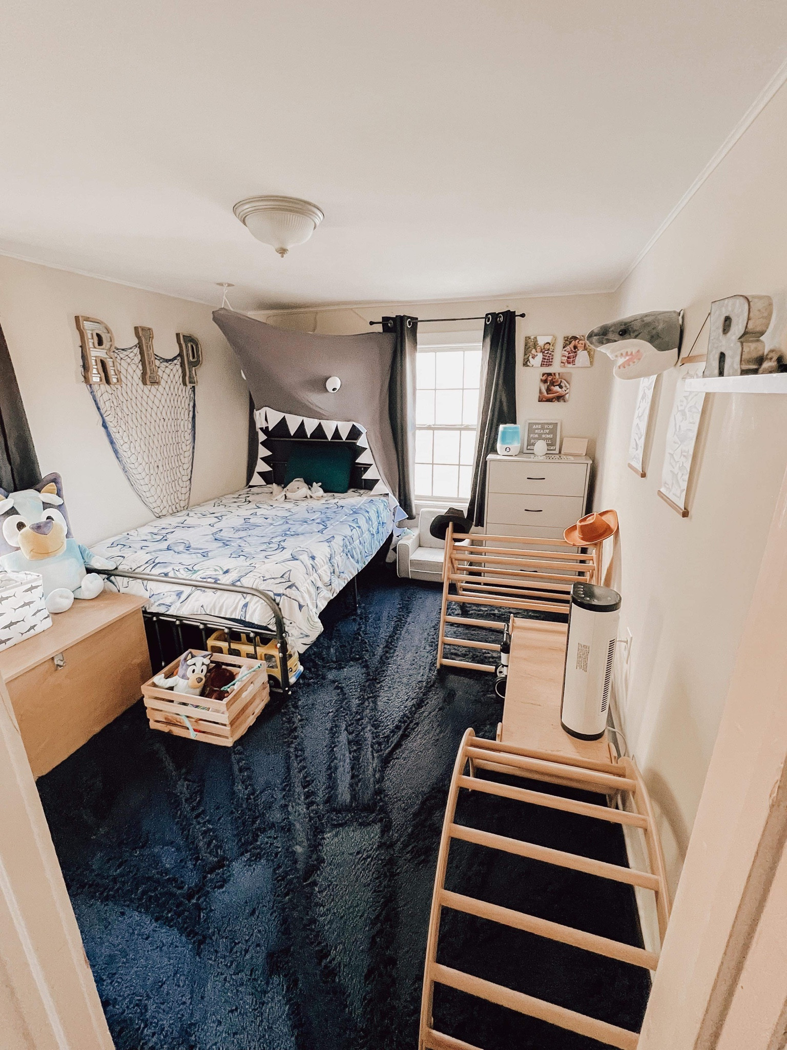 Toddler Bedroom Idea - SHARK edition 🦈

I am slightly obsessed with decorating my child’s room!


#LTKfamily #LTKhome #LTKkids