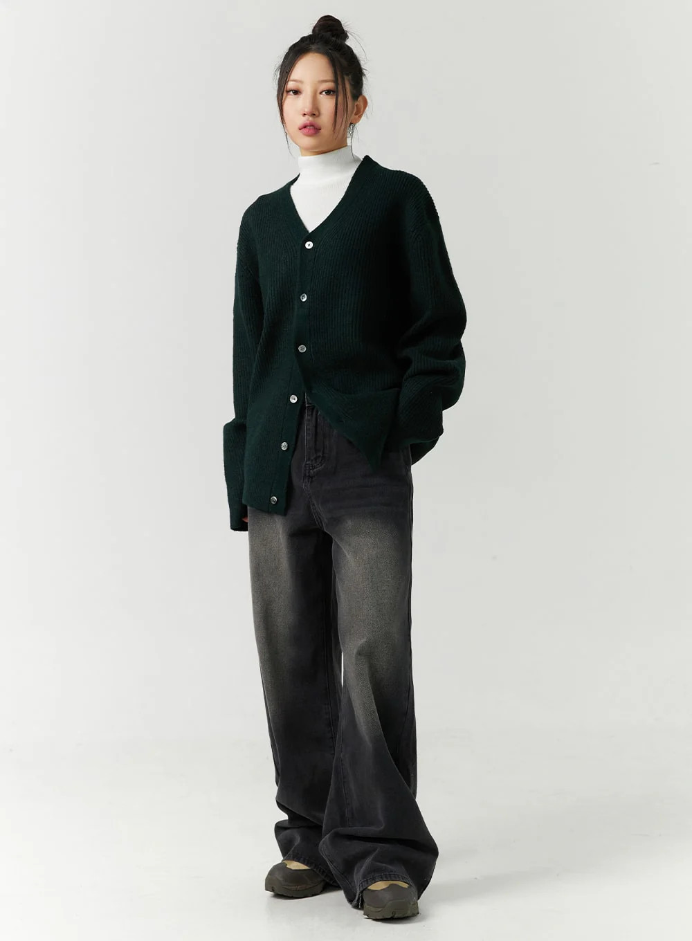 Mid-Rise Wide Leg Black Jeans CD304 | Lewkin