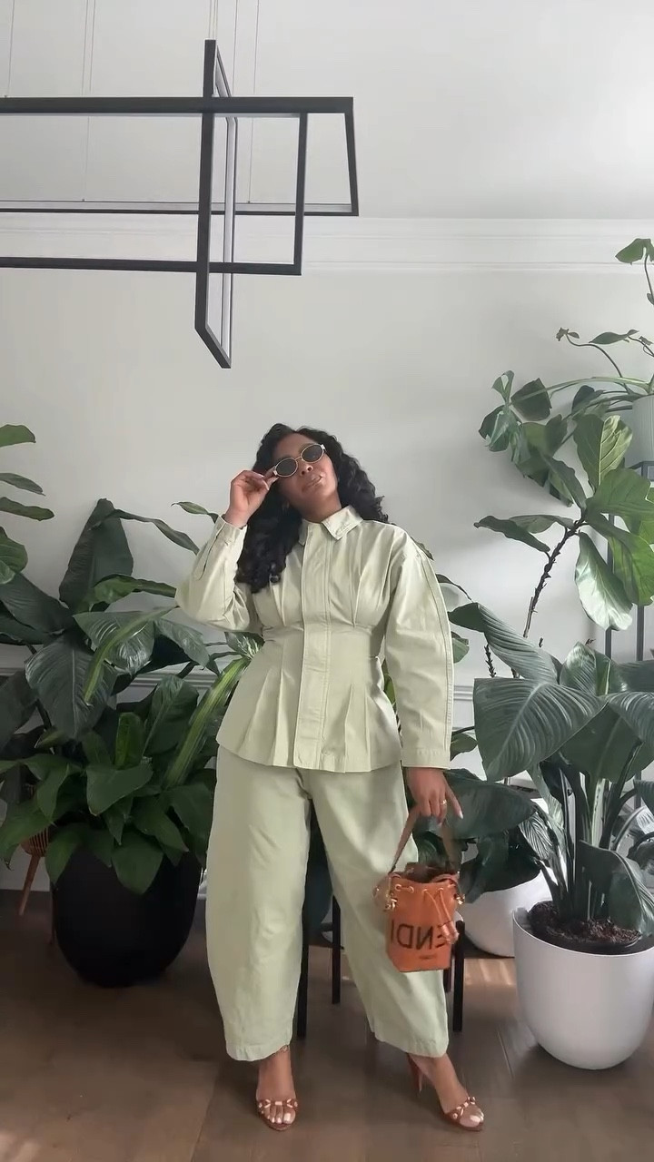 Went for brunch but I got full off the 🫖😏 
.
.
Set: @asos It’s linked in my #LTK and they have been restocking 😘