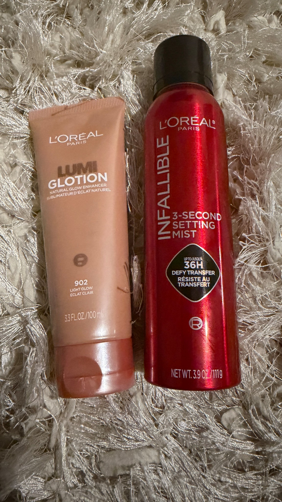 this combo is everything ✨
one gives a natural glow
the other keeps your makeup in place all day 💦
