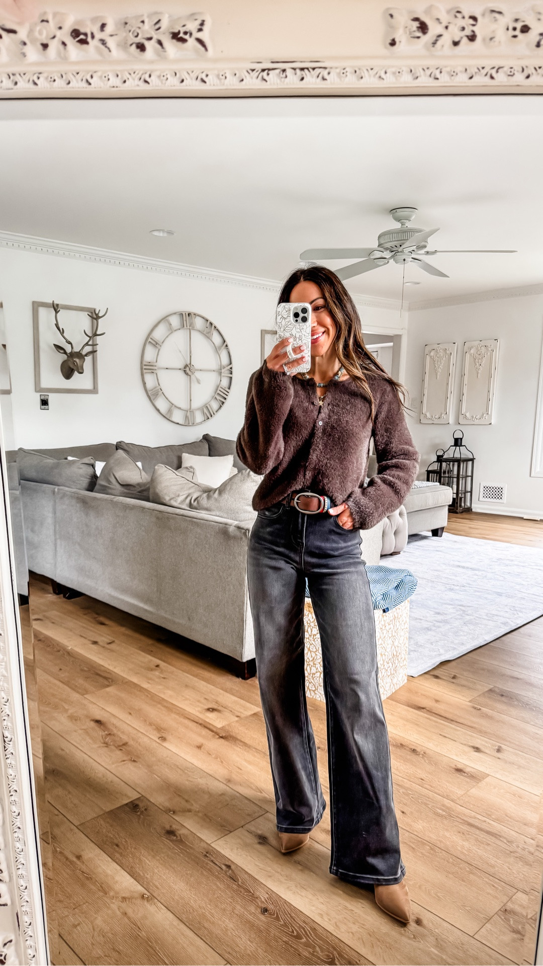 Jewelry code: HOUSEOFLEO20. 
Sweaters small. Jacket fall. Jeans 25. Denim shirt, XS. Dolce Vita full size down. All other shoes TTS. Belt small (size up).

Wide leg, jeans, black jeans, black denim, Thanksgiving outfit