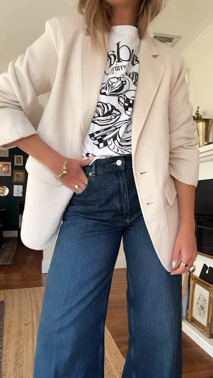 Todays outfit! Classic but with a little funkiness 🙌🏻 I love a graphic tee paired back to a blazer -- and this one doubles as a coat! It is super warm but not stiff @mintvelvet //  code: CAITLYN15 for 15% off! 