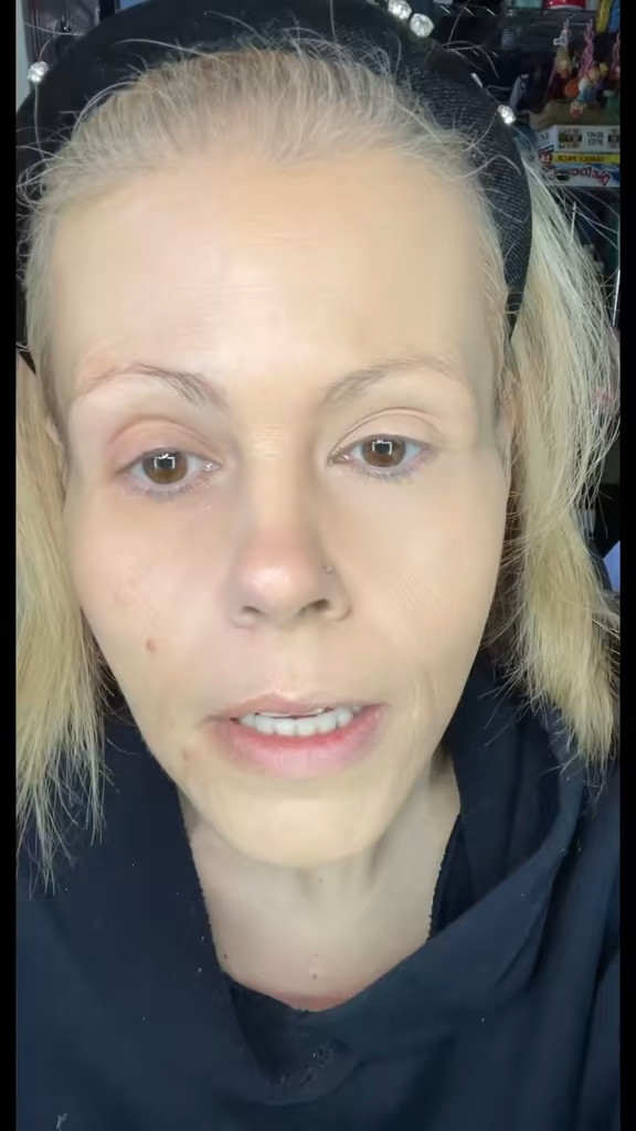 This is the most beautiful super coverage foundation that’s perfect for mature skin. It contains serum peptides to help treat the skin underneath !

#LTKBeauty #LTKOver40