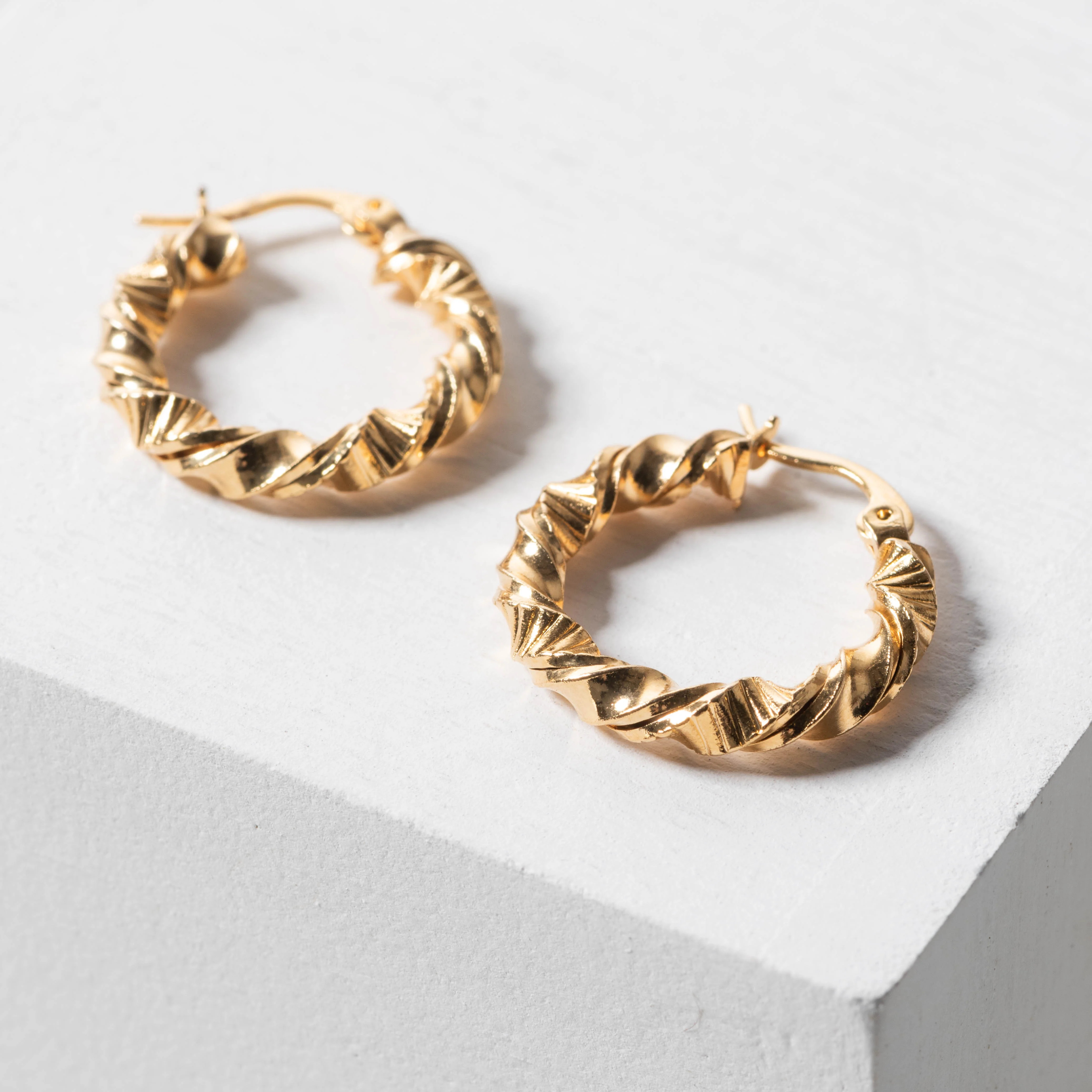 Gold Twist Hoop Earrings | Magnolia