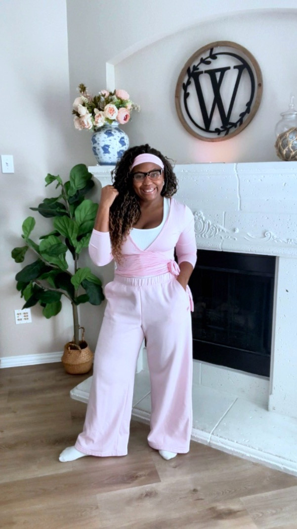 Cozy, homeschool outfit of the day🤍🌸

#LTKootd #LTKdayinmylife #LTKmomlife