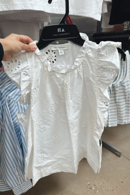 Loveee this white top! 🤩 only $24 at Walmart

#LTKhome #LTKfindsunder50 #LTKSeasonal