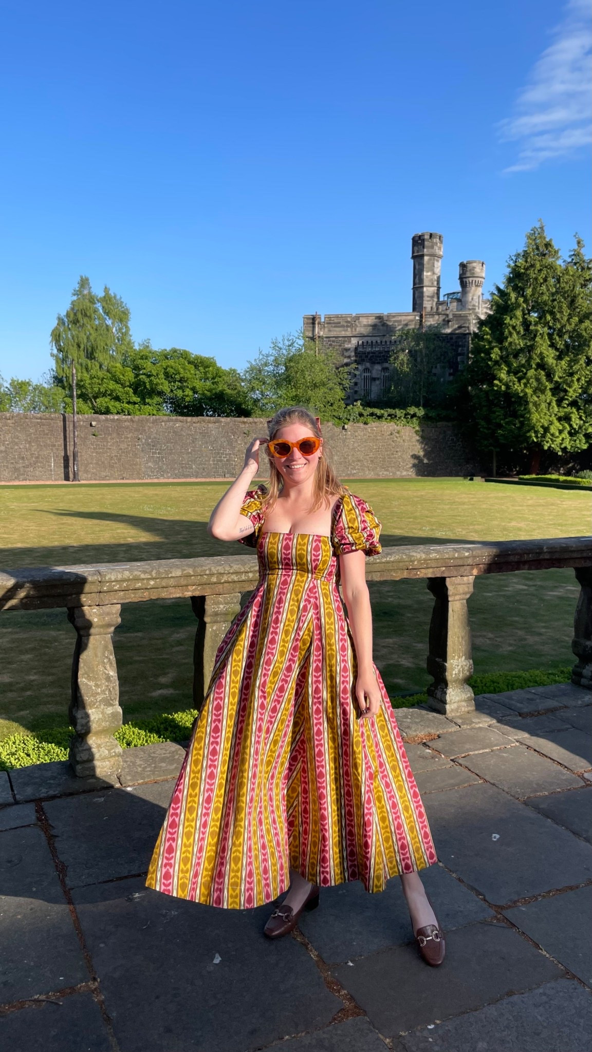 What to wear to a Castle in Scotland. Obviously I was dressed for royals in this Hill House Matilda dress with royal burgundy and gold print! 