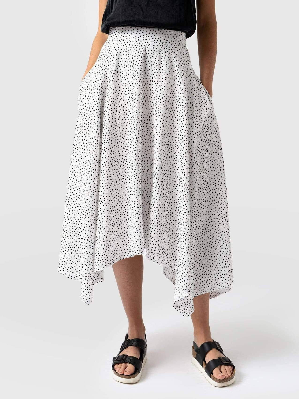 Noho Skirt - Spot White | Saint + Sofia (Global)