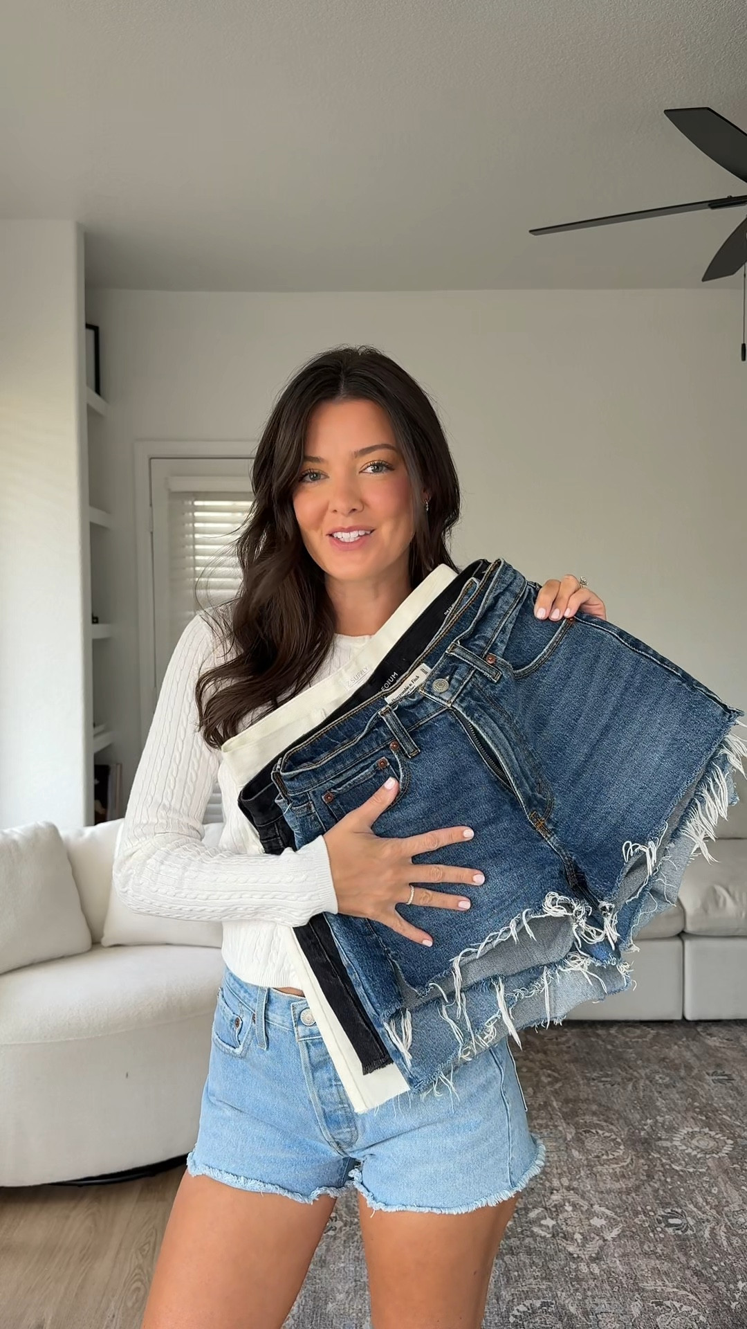 Trying on my current denim shorts collection! Giving you my honest review of all of them, some I prefer more than others! Abercrombie consistently has my favorite denim tho so if you’re not sure where to start, that’s where I’d recommend starting first! 

I’m 5’7” and my true waist measures 25” around my belly button. All of these are a size 25 except for the Levi’s (26), the A&F mom shorts (24) and the Agoldes (24)

#LTKFindsUnder100 #LTKWatchNow #LTKSeasonal