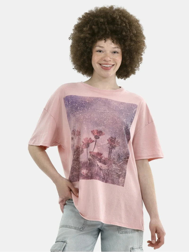 No Boundaries Washed Graphic Boyfriend Tee, Women's | Walmart (US)