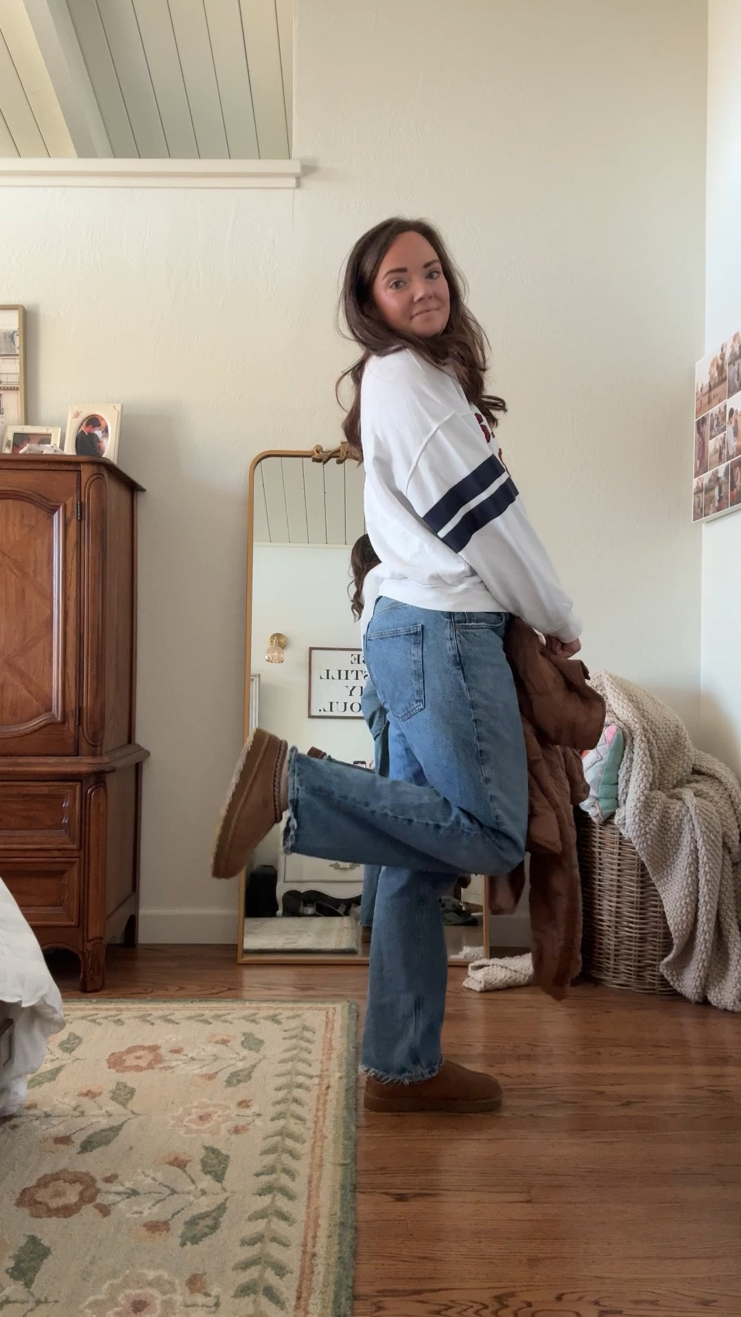 Cutest comfiest ootd for homeschool co-op day! 🙌🏻🤍 Such a fun sweatshirt, on major sale! 

#LTKSaleAlert #LTKdayinmylife #LTKootd