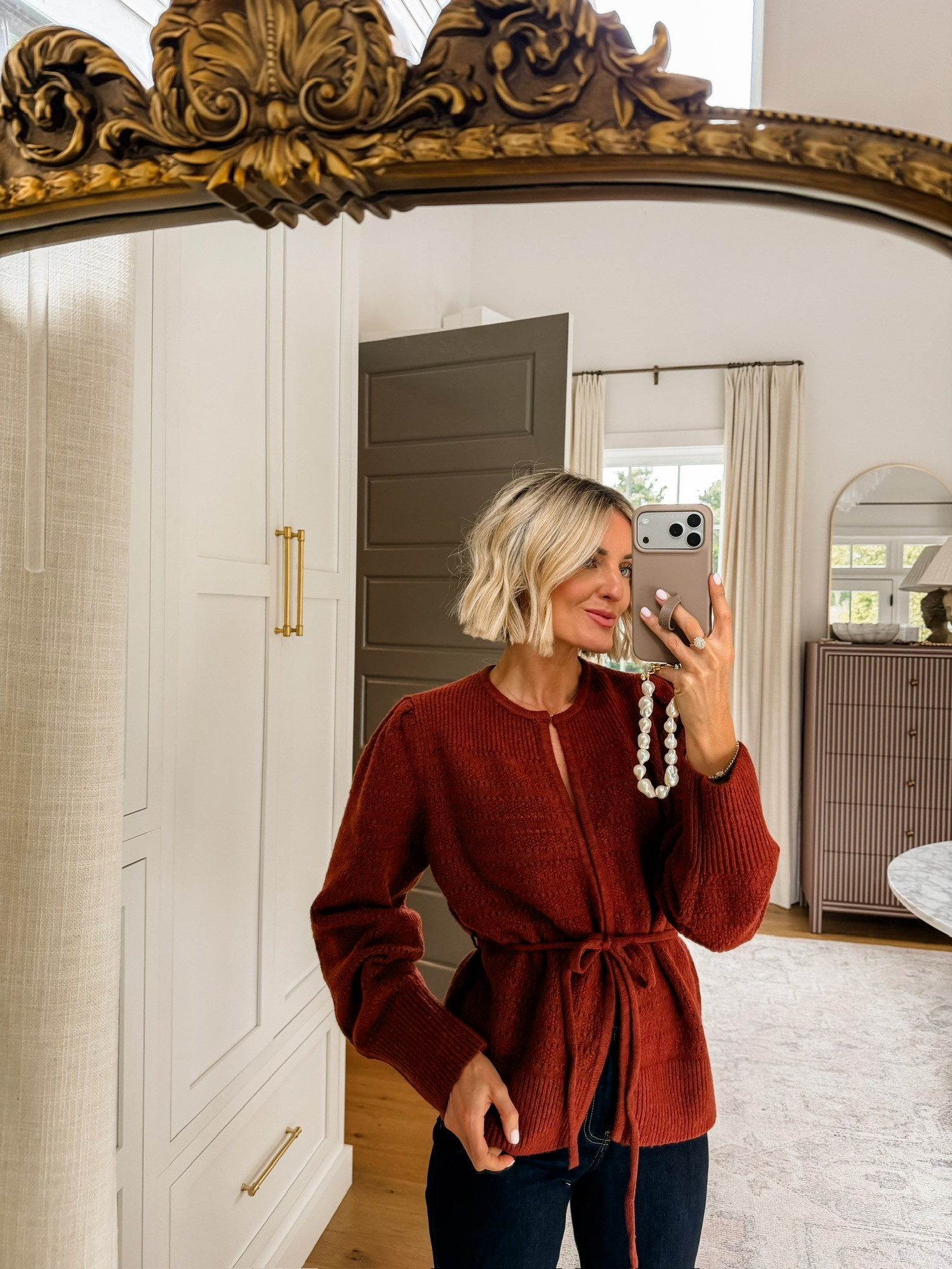 I’m loving cardigans lately that come with a tie around the waist! It just makes it feel elevated! I also got this cardigan in navy! Wearing S!

Loverly Grey, Walmart, fall finds, fall outfit, cardigan