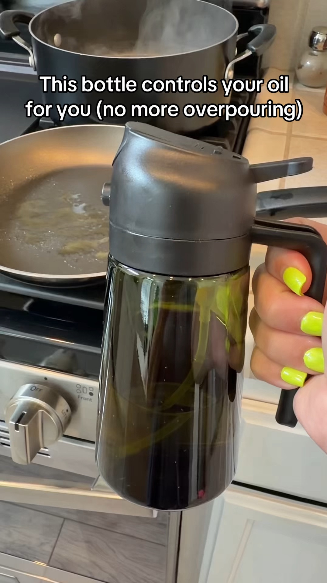 Precise oil control made easy with this 2-in-1 olive oil sprayer 🍳 less waste, less mess, perfect for everyday cooking

#kitchengadgets #cookingtips #airfryerrecipes #homeessentials

#LTKfoodie #LTKHome #LTKmomlife