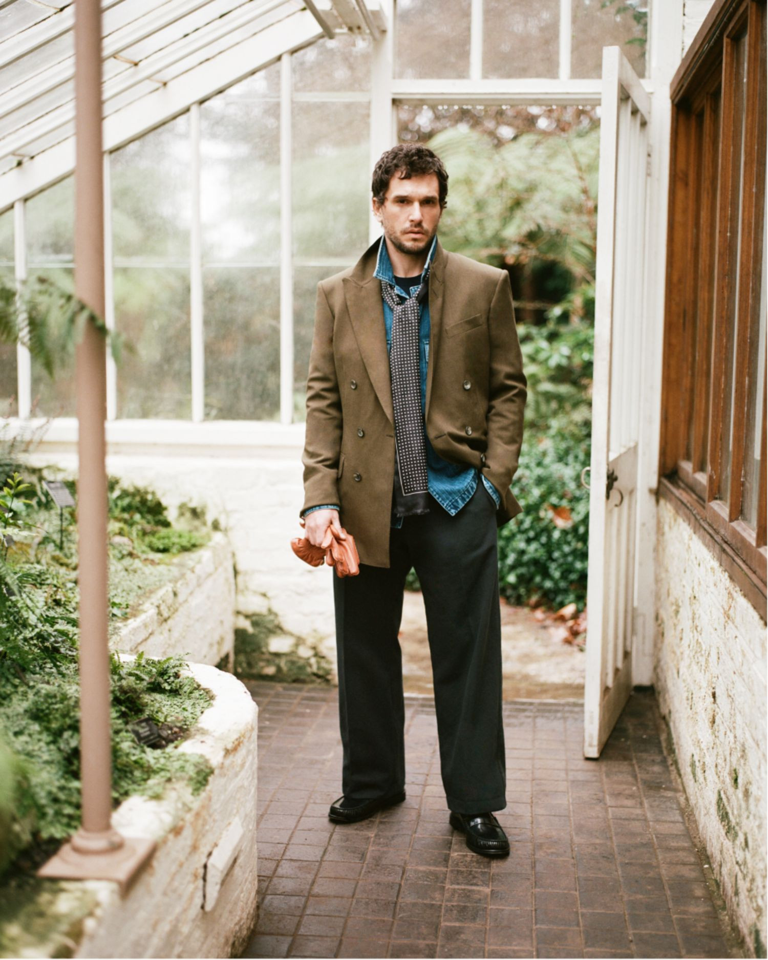 Kit Harington in Tom Ford for Mr. Porter

#LTKMens #LTKNYFW #LTKOver40