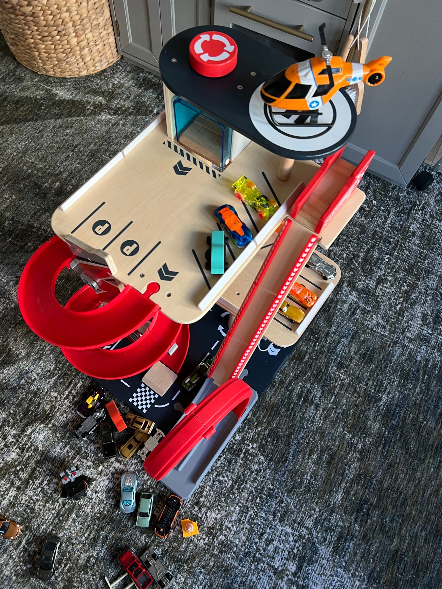 Car garage toy 🏎️👦🏻👦🏻

#LTKFamily #LTKKids