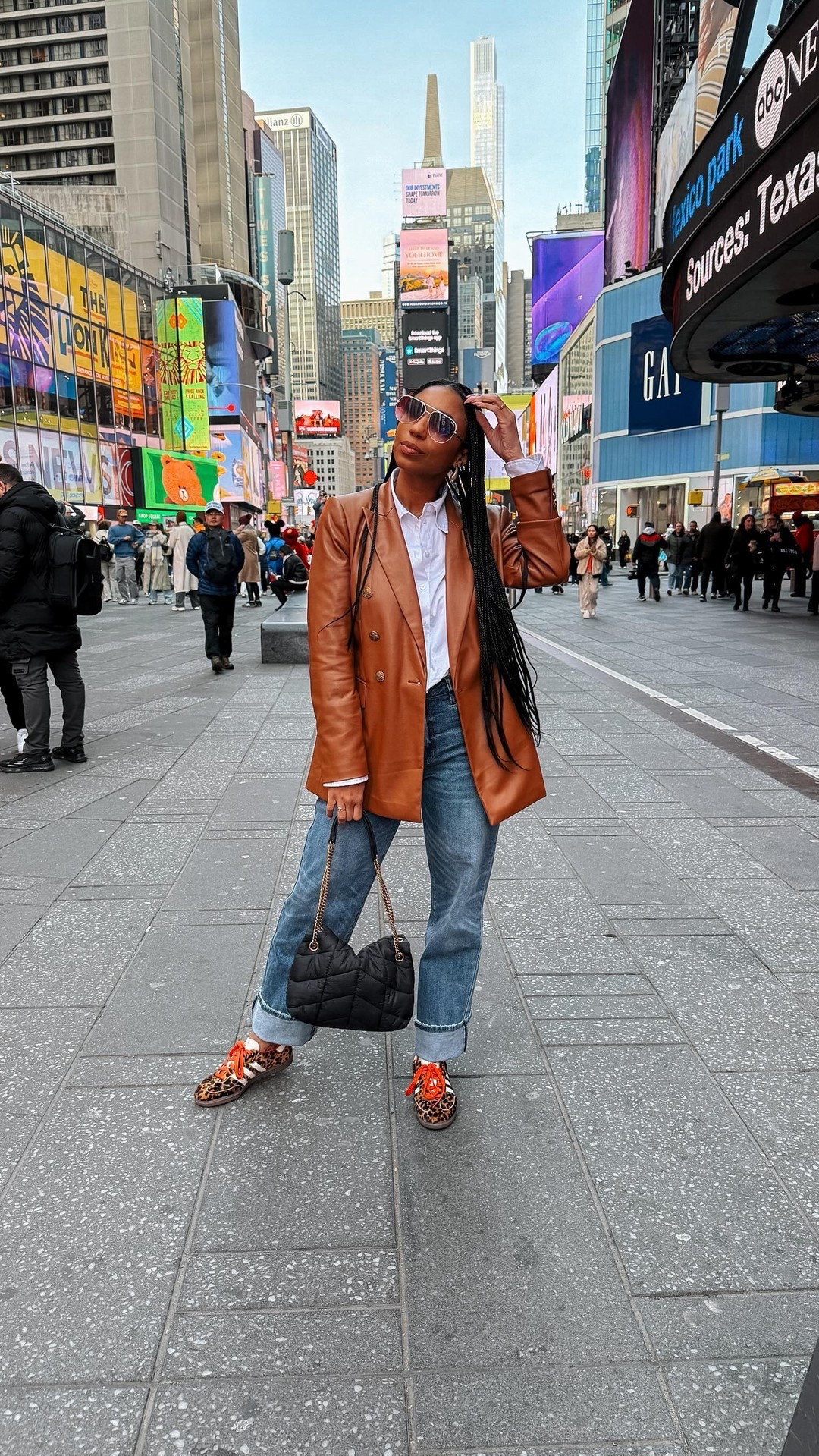 #GRWM to dilly dally around NY with @laci_nicole on a Sunday 🤎

THE DETAILS: 
Shirt: @hm 
Jeans: STS Blue @nordstromrack 
Shoes: @adidasoriginals 
Blazer: @loft 
Necklace: @oakandluna 
Rings: @katespadeny 
Earrings: @belk 
Purse: YSL @vivrelle
Sunglasses: @quayaustralia 
Perfume: @lancomeofficial Idôle Power
Lip: @nyx @maccosmetics @maybelline 

#beingjustmelody #LancômeFragrances #IdôlePower #IdôleByLancome #newyorkfashion