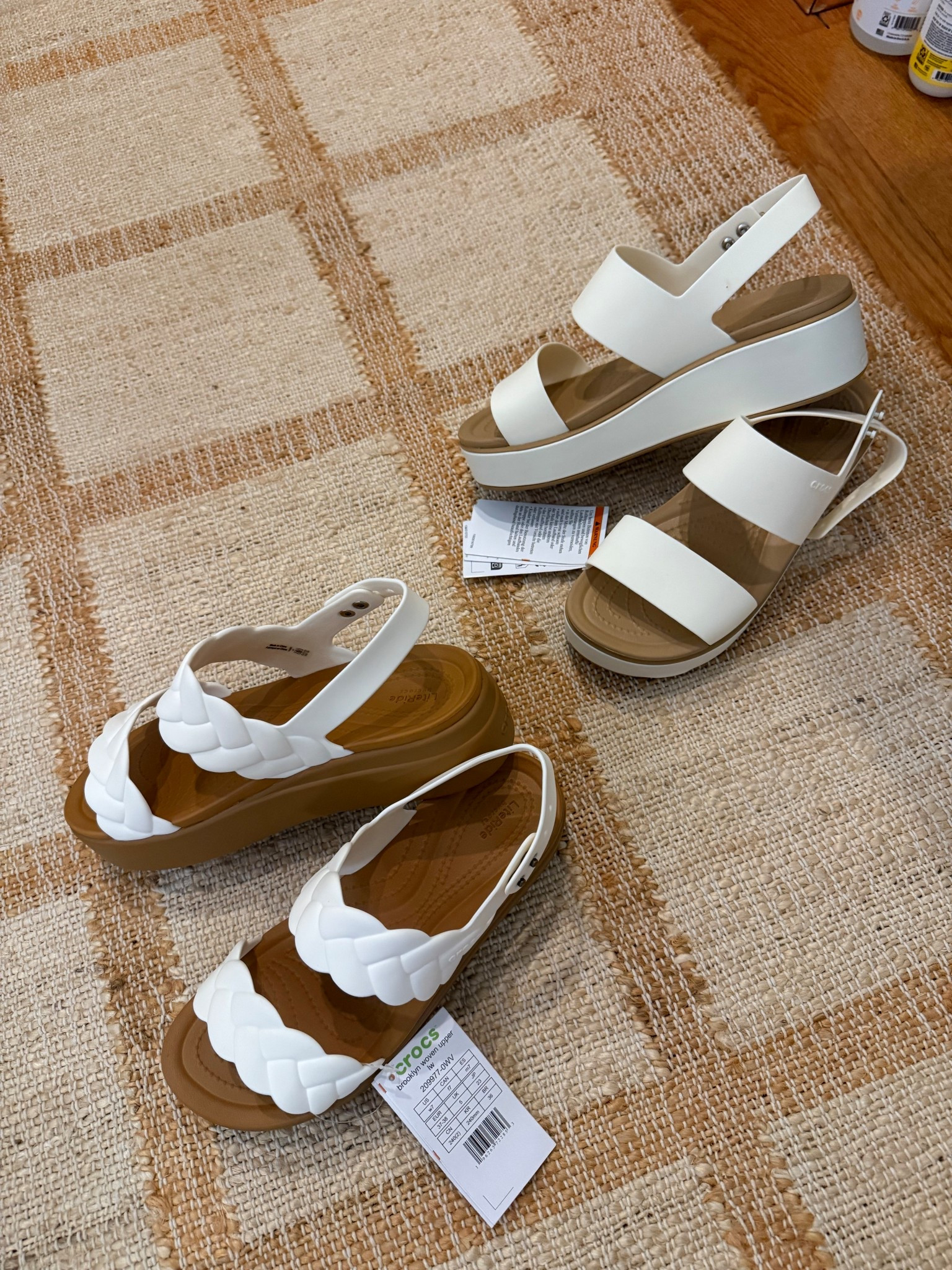 The cutest croc platform sandals! 🤩 