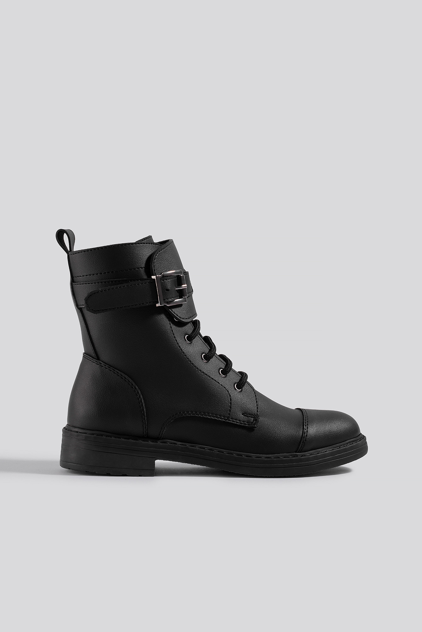 Buckled Combat Boot Schwarz | NA-KD DE, AT, CH