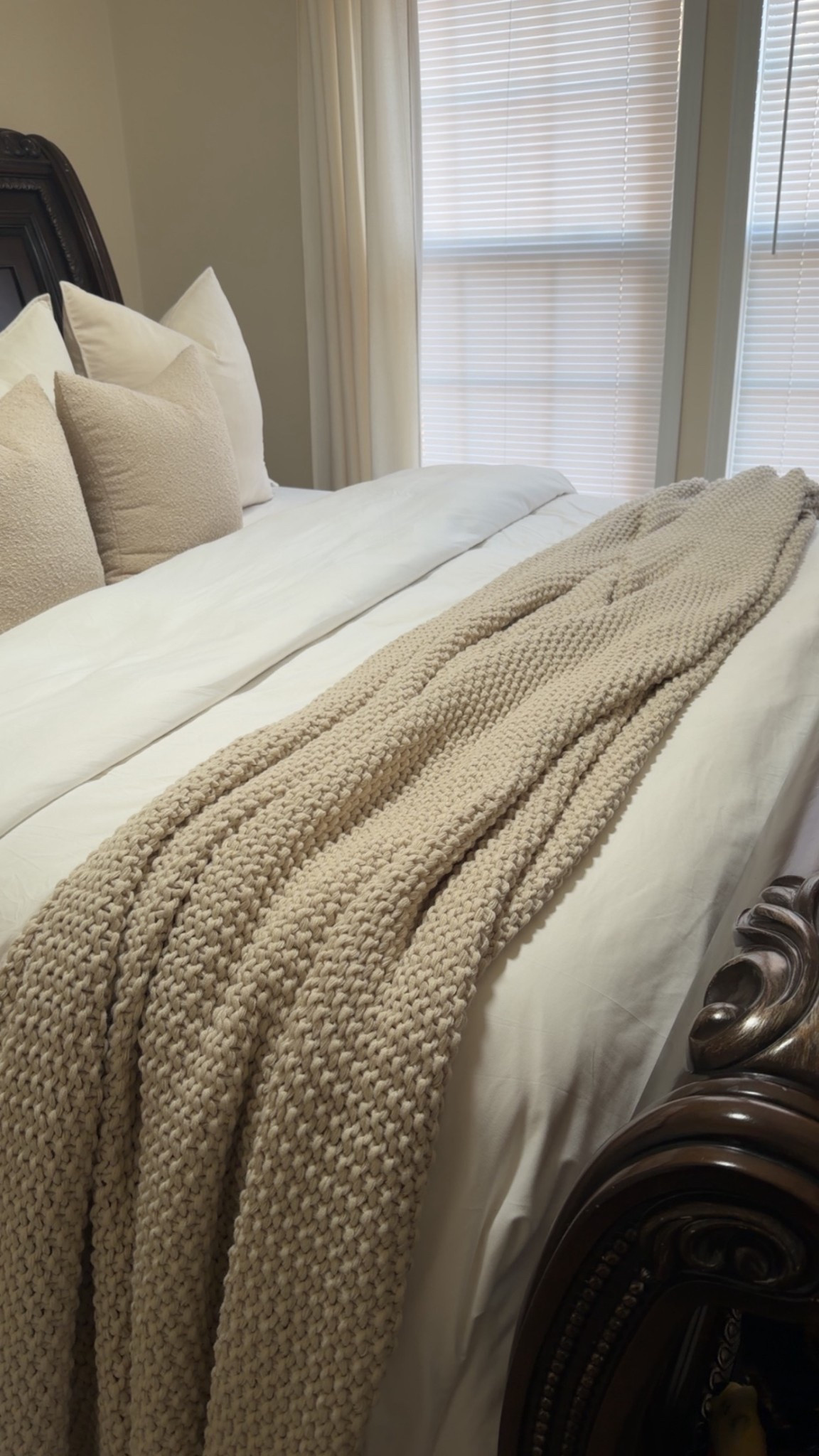 Shop this view🛏️☁️🫰🏻 

#LTKSeasonal #LTKmorningroutine #LTKActive