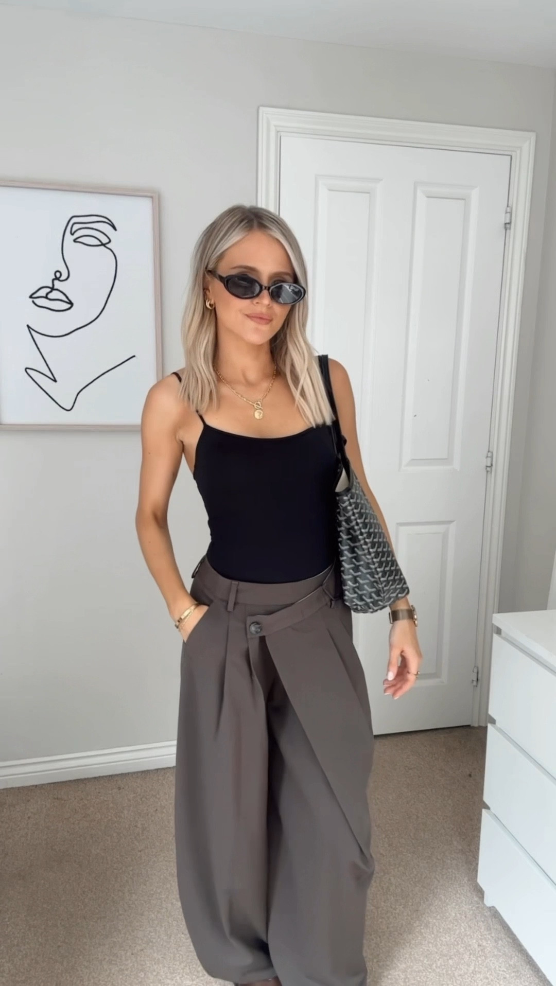 Monday GRWM ..love these trousers I saw them on @lornaluxe and had to get them 😍 perfect for summer with sandals and I think they’ll be great to transition into autumn too 🤎

#dailyoutfitinspo #dailyoutfits #everydayoutfits #summeroutfits 

Summer outfit inspiration , tailored trousers , daily outfit ideas , casual outfit , workwear outfits

#LTKsummer #LTKuk #LTKworkwear