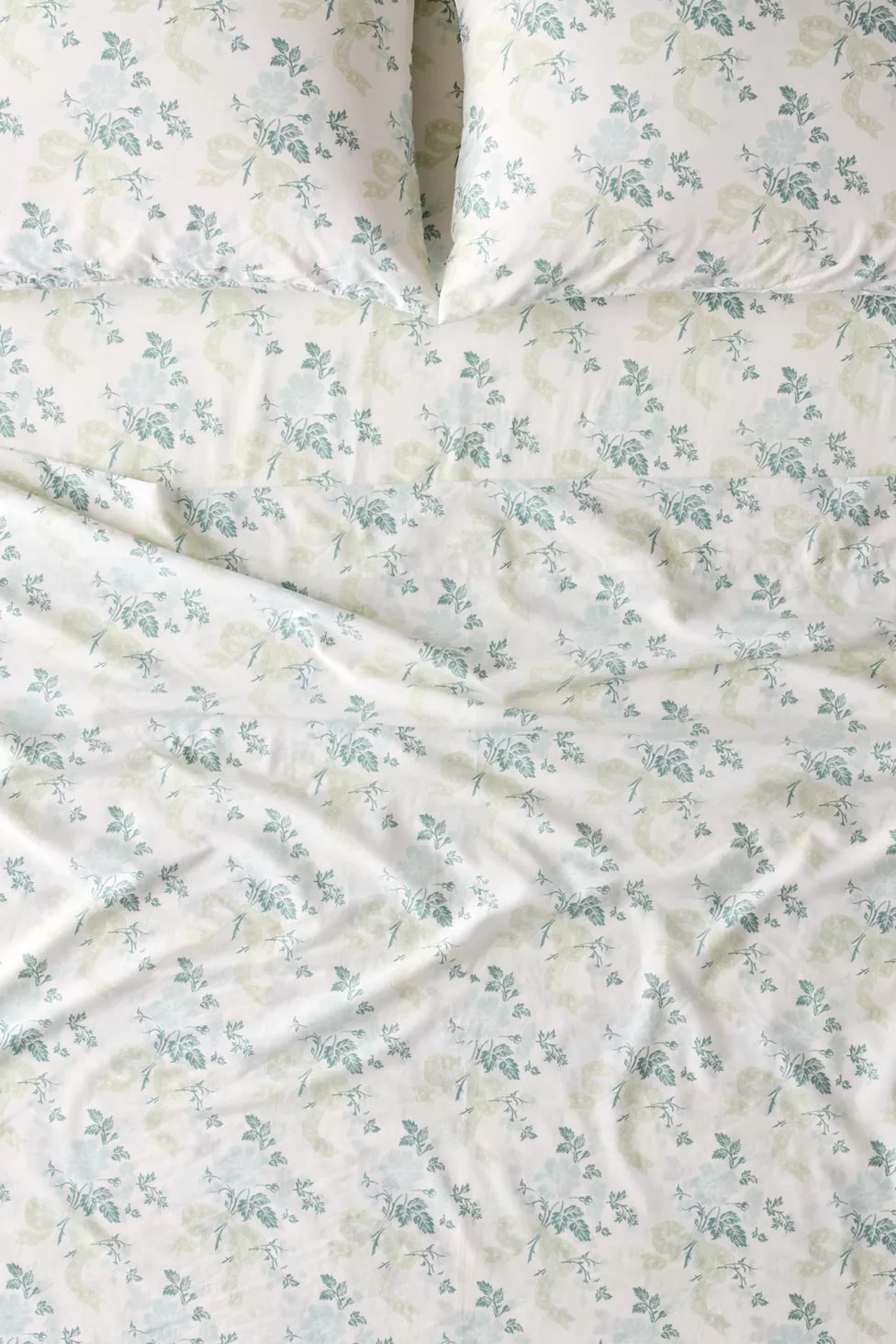 Juliette Floral Bow Toile Patterned Sheet Set | Urban Outfitters (US and RoW)