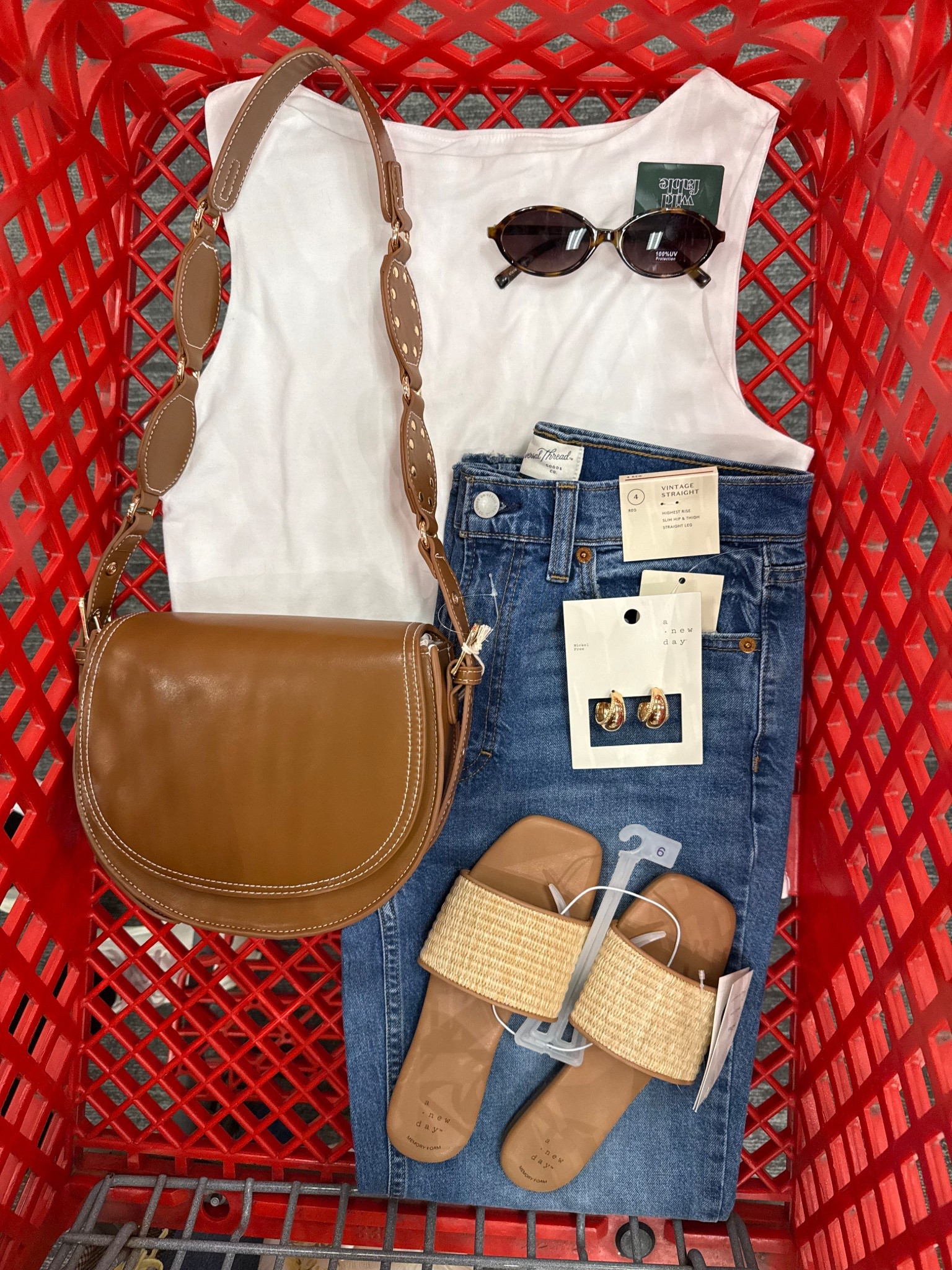 Got a case of the Mondays? Looks like it’s time to treat yourself to a new outfit 🤍🤪