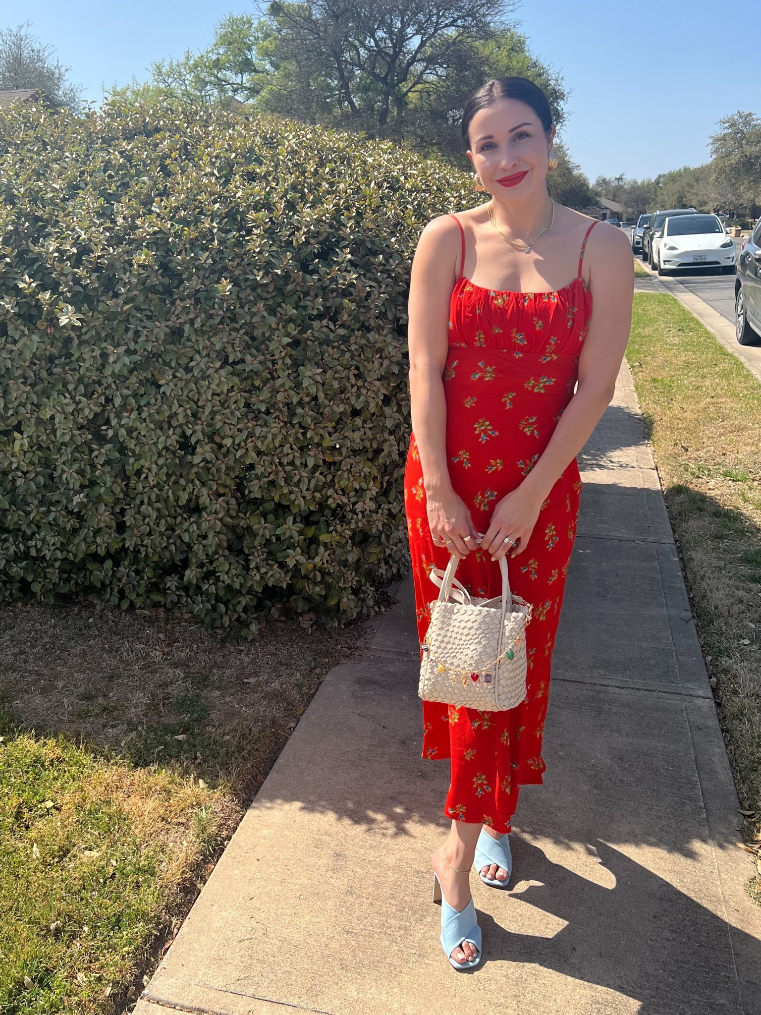 Spring has sprung ♥️

#summerdress #springdress #partydress #floral #popofcolor 

#LTKFindsUnder100 #LTKSeasonal