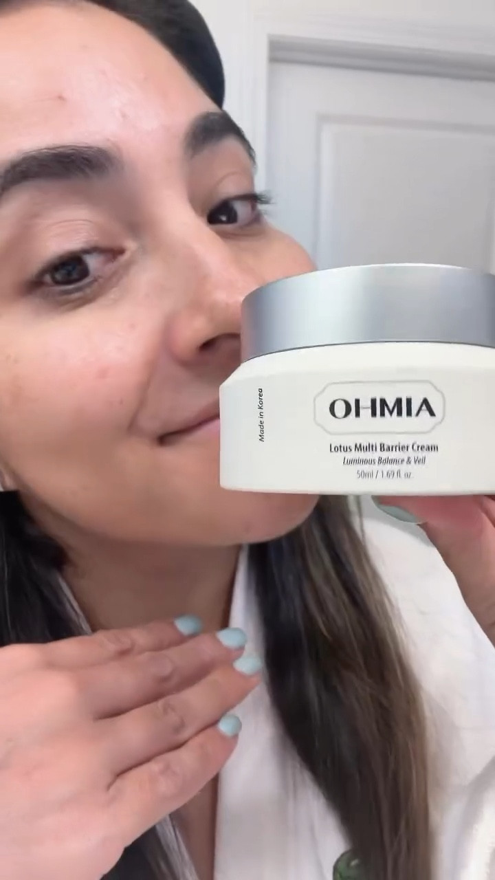 The Final Step Matters on Your Night Skin Care Routine! #KSkinCare #KoreanSkinCare #Ohmia #KBeauty #HealthySkin @ohmia_seoul @4amgirls.official