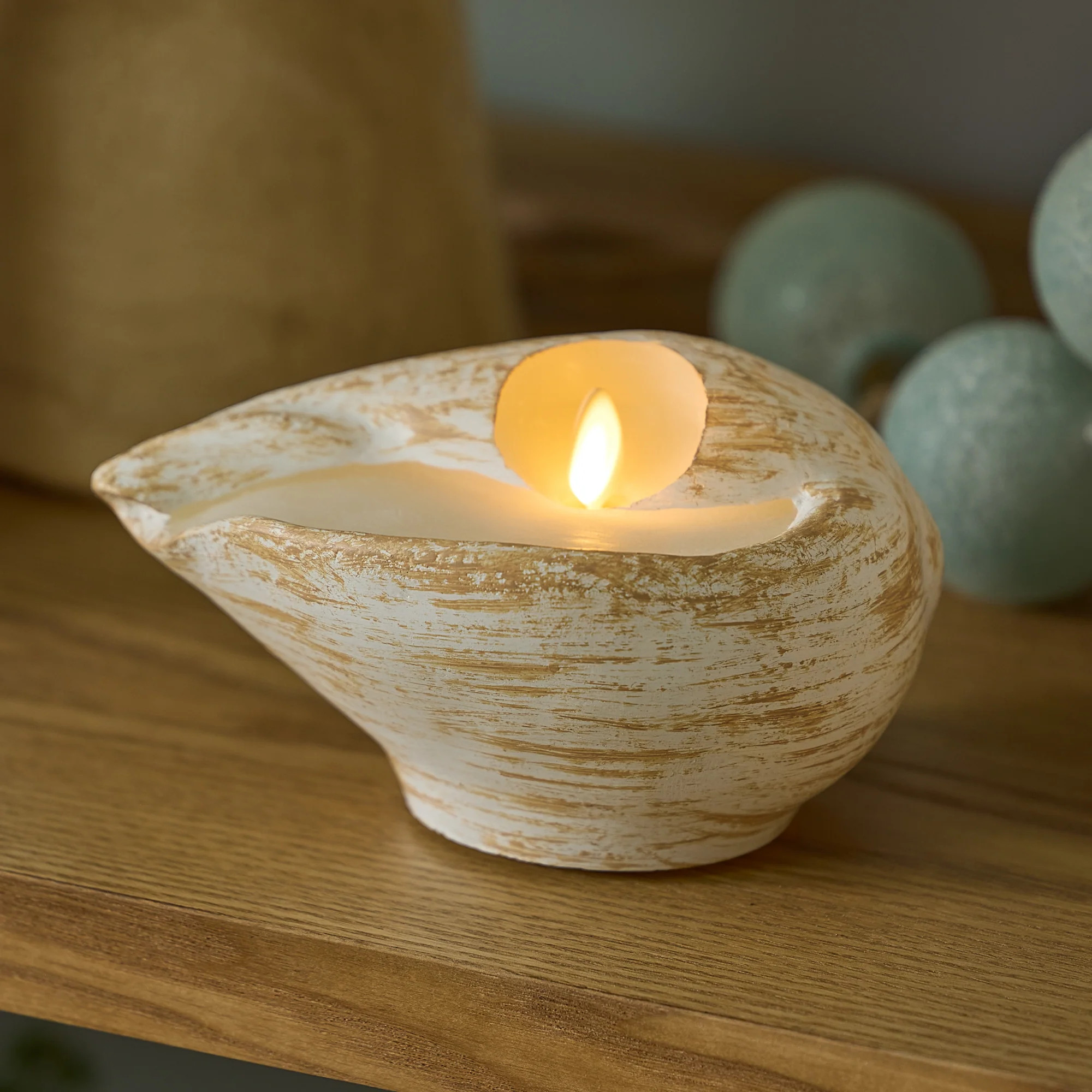 White Melo Shell Flameless Candle | Luminara