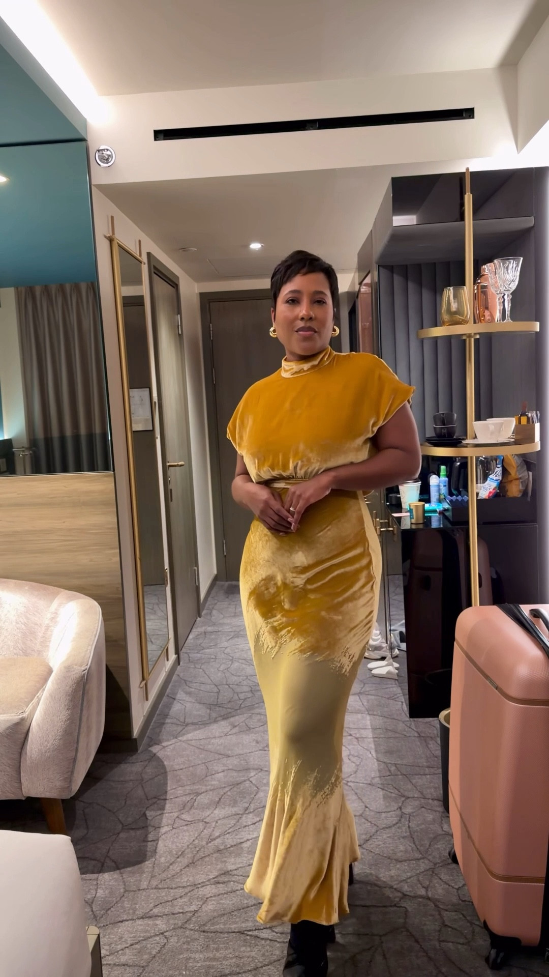 A golden holiday party outfit in this gold maxi dress I’m wearing a size 6 there is no stretch in the waist! 

#LTKHoliday #LTKSeasonal