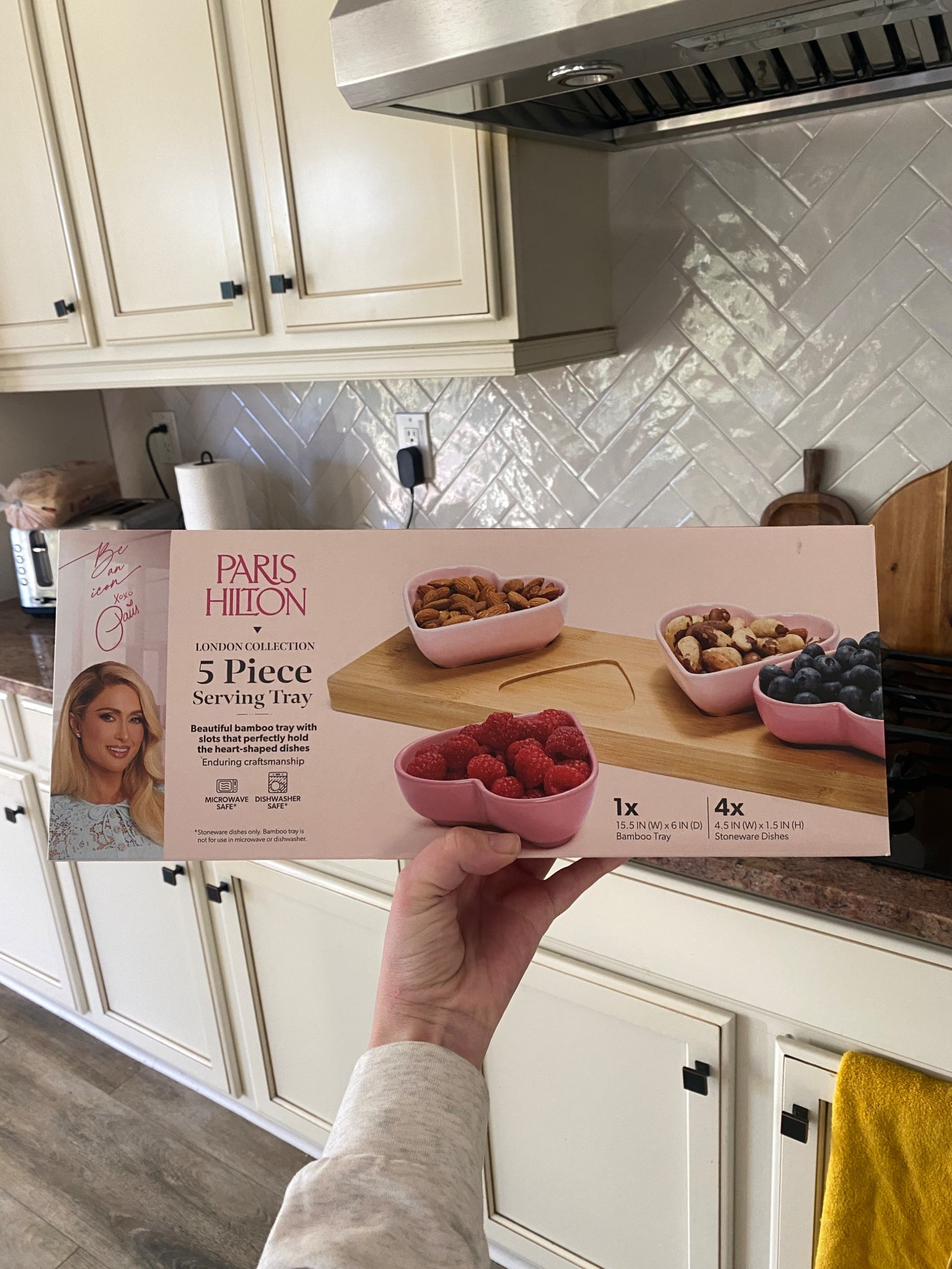This heart serving tray is perfect for hosting or gifting! 💕🙏❤️

Kitchen 
Gift
Present 
House Warming
Paris Hilton
Valentines Day
Pink
Friends 

#LTKHome #LTKFindsUnder50 #LTKSeasonal