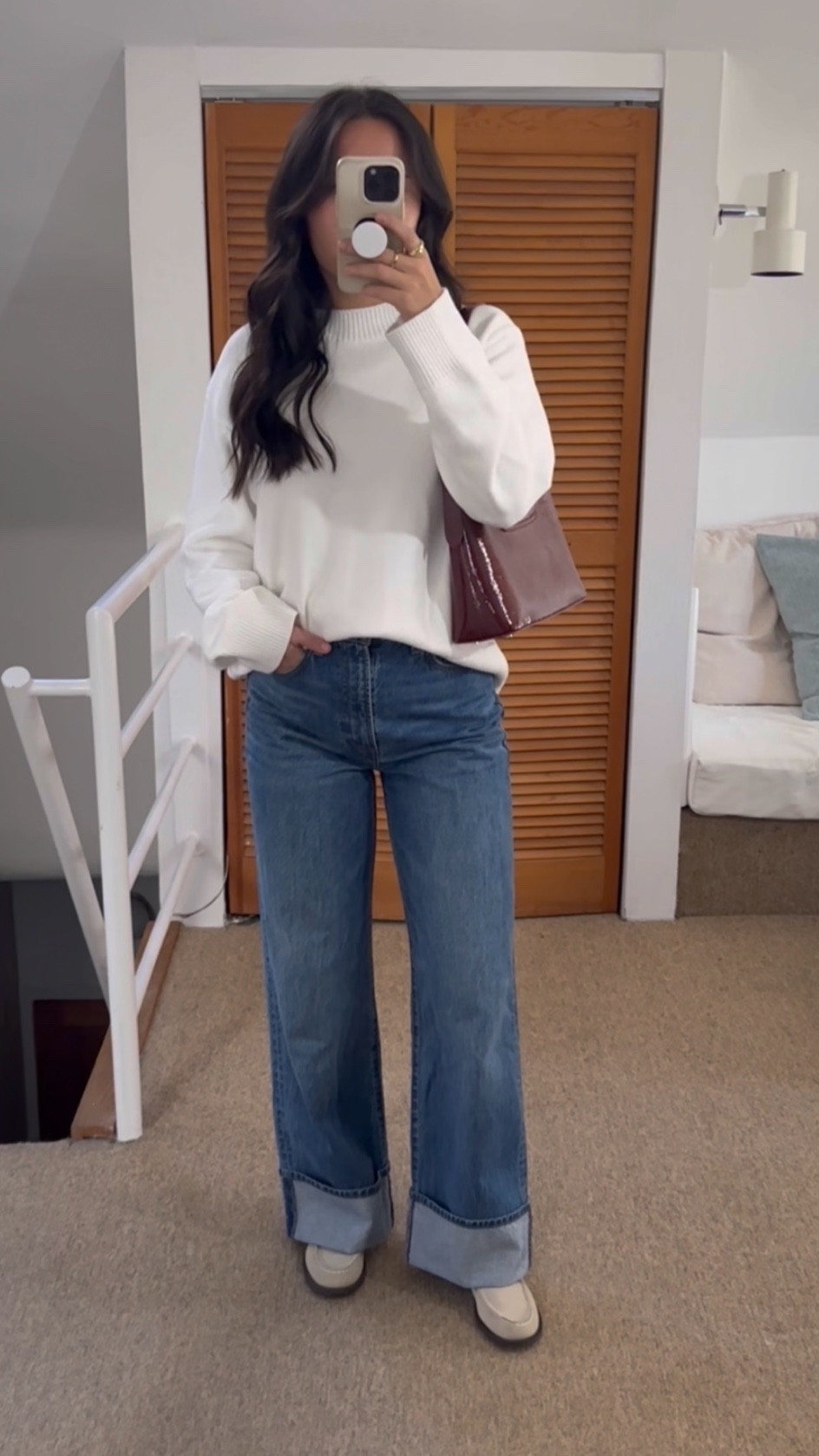 Sweater is old from NA-KD fashion
Jeans: size 26
Bag is from Elleme (bought off poshmark)
Shoes are old from Zara 