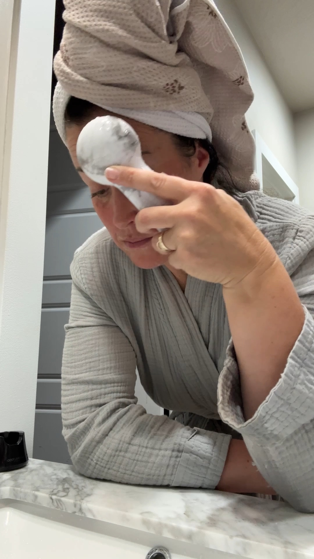 Take care of yourself mommas! This sonic brush cleanses skin and gets rid of peach fuzz! My secret to fuzz-free skin ❤️ #ad #Michaeltoddbeauty @MichaelToddBeauty 


#LTKOver40 #LTKHome #LTKBeauty