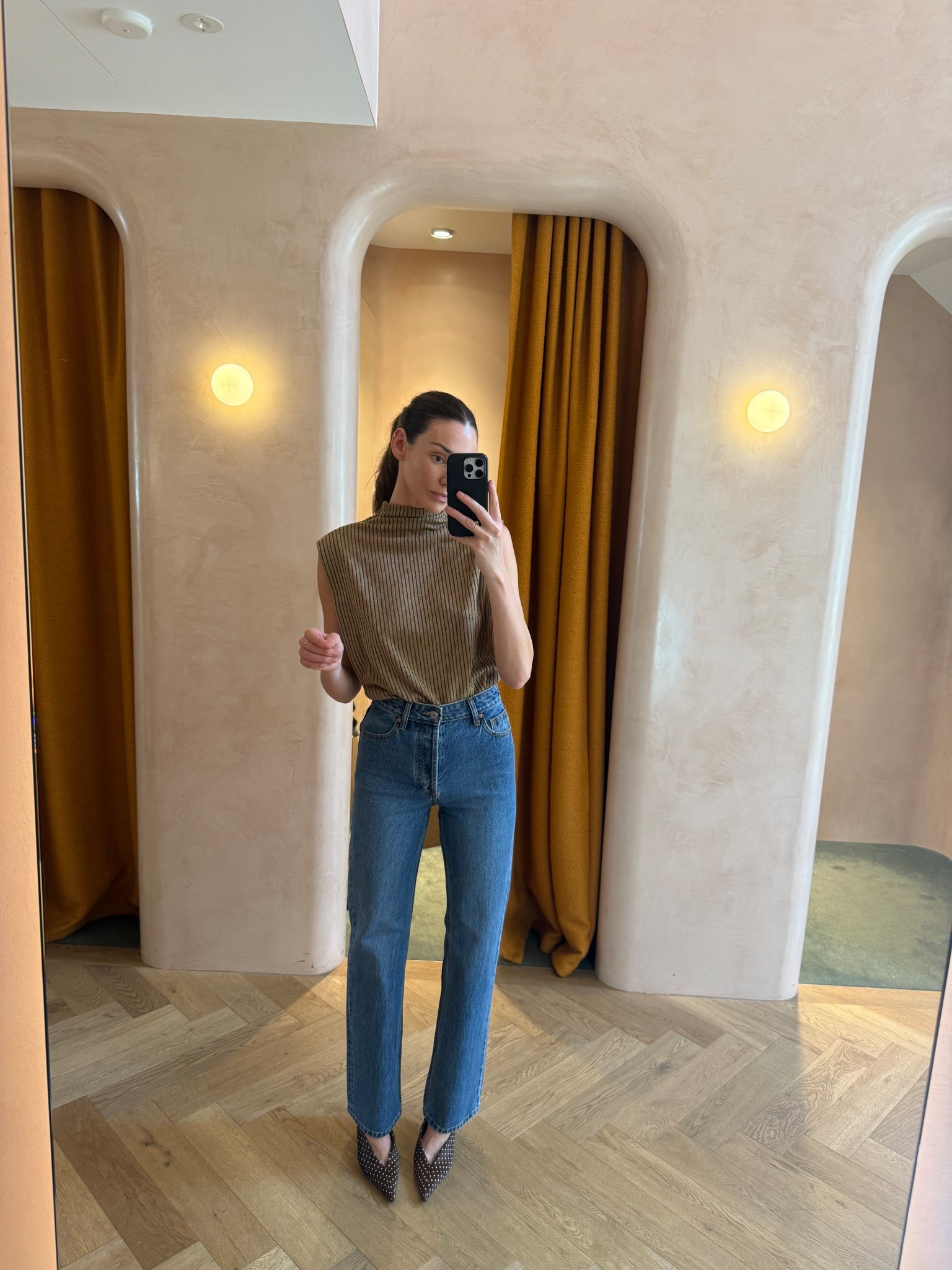 Brown & blue- my current favourite combo together. 

Brown high neck top 
Blue high waist straight leg denim 
Brown polka dot heels 

Love this outfit from Camilla and Marc 

#LTKjeans #LTKstyletip #LTKaustralia