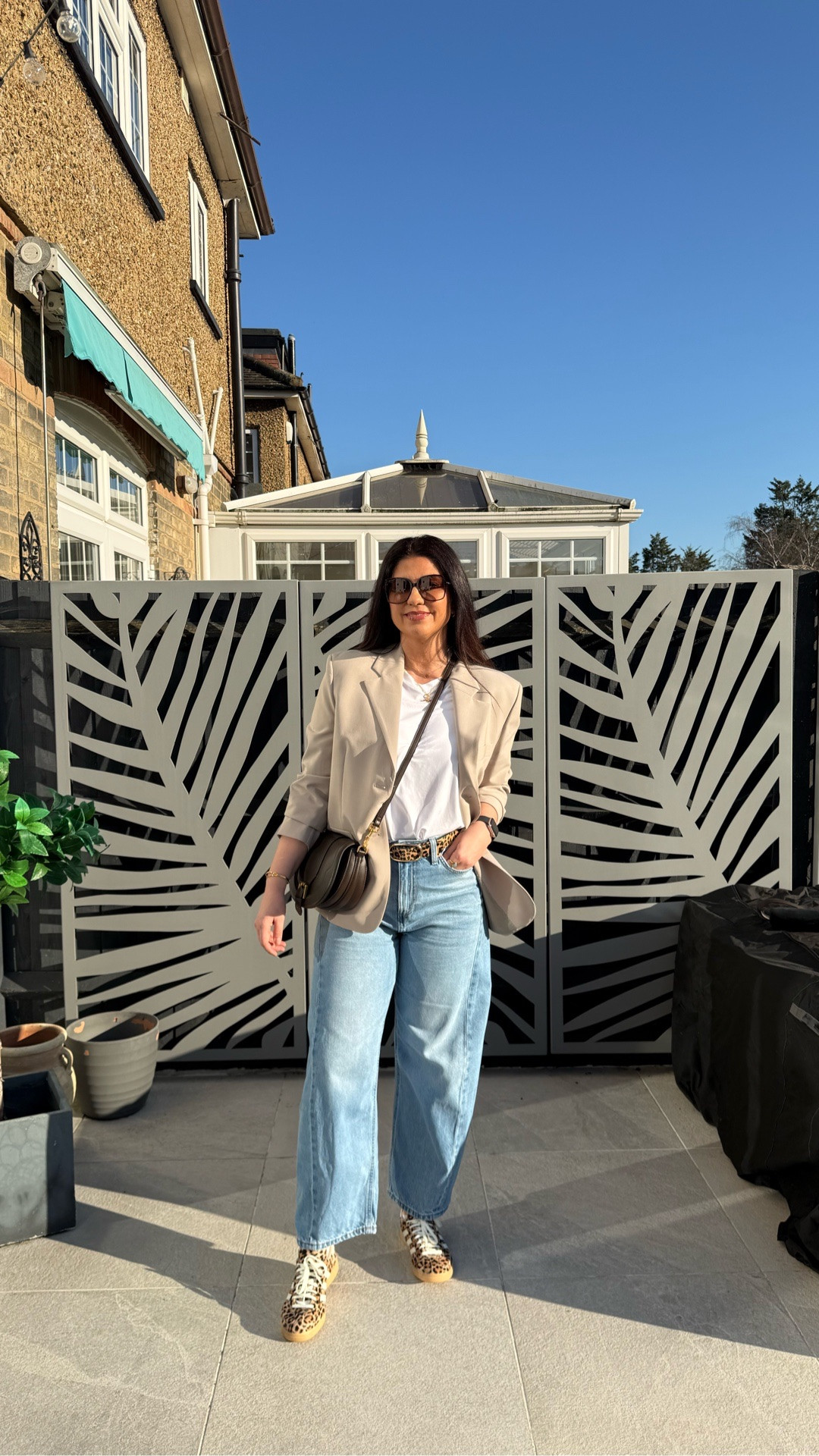 Ladies this is my smart casual comfy look of the day. Hiding my bloat which has been pissing me off lately. Can’t eat rice, bread or potatoes anymore, or sweetcorn, pasta nope, ryvita, even broccoli blows me up like a balloon. Anything & everything sets it off these days. I need a complete diet overhaul. Actually the only thing I’m fine with is chocolate so it looks like I’ll have to live on that 😂 


#women #fashioninspo #outfitinspo #womenover50 #over50

#LTKspring #LTKover50style #LTKstyletip