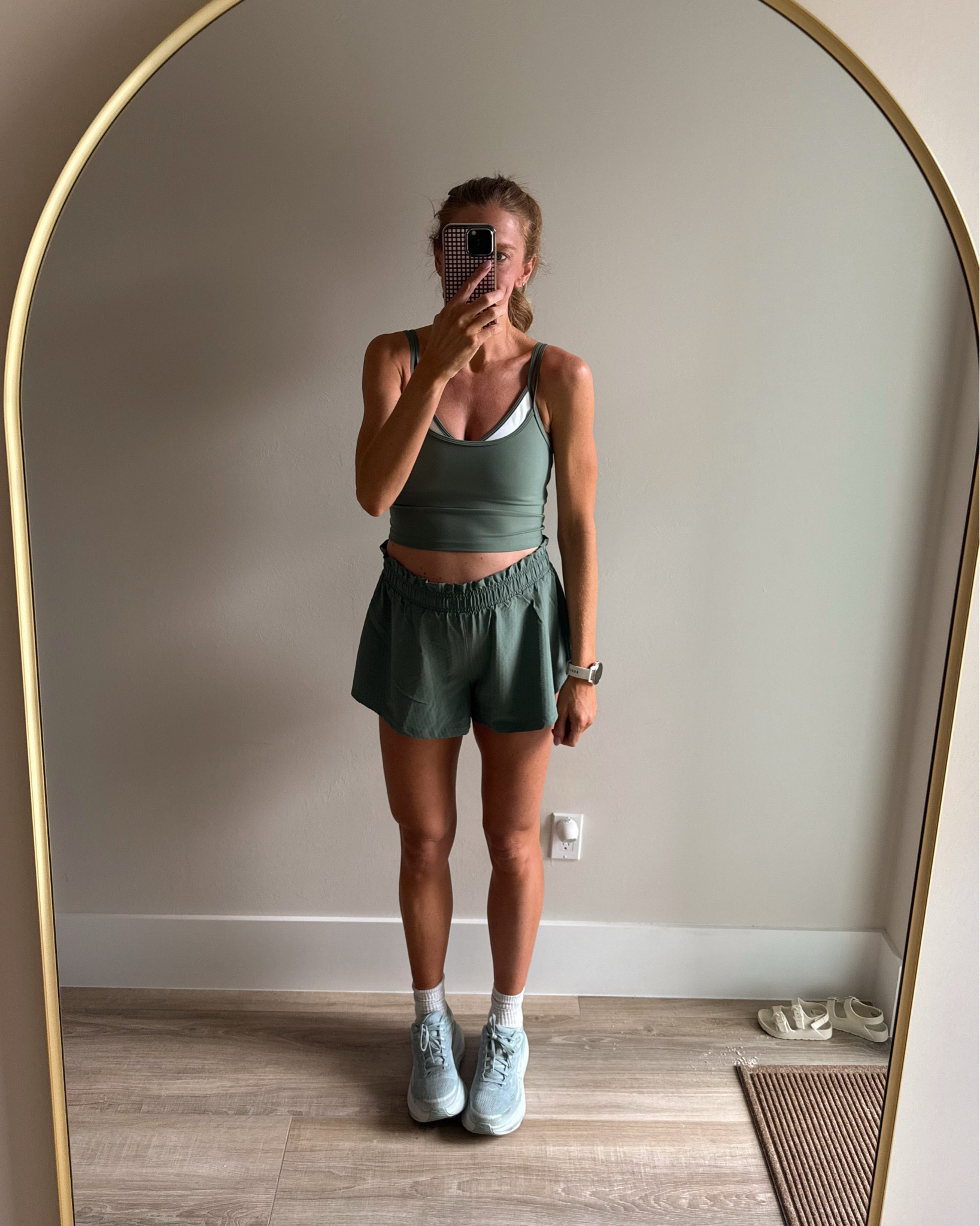 What I wore working out today. Wearing my usual sized medium in the top and sized up to medium in shorts for bump. The shorts run oversized and DO NOT come with a drawstring as advertised fyi! 



Activewear set, workout outfit, running outfit, running shorts, running shoes, Abercrombie YPB @abercrombie 

#LTKActive #LTKfitnessgoals #LTKmorningroutine